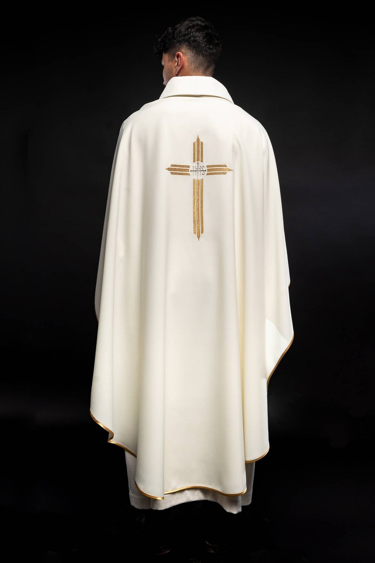 Chasuble embroidered with the symbol of Cross IHS KOR/017/05/12 ECRU - CHASUBLES.COM