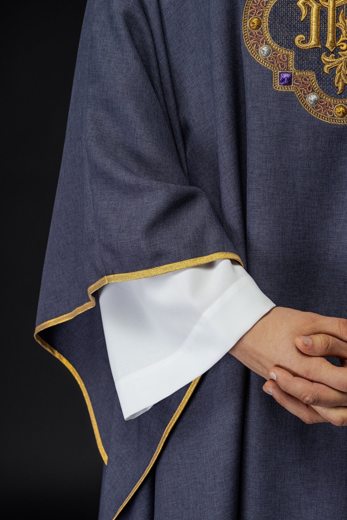 Chasuble IHS embroidered collar in purple S - 7073 - 03 - 70 - HAFTINAUSA.COM