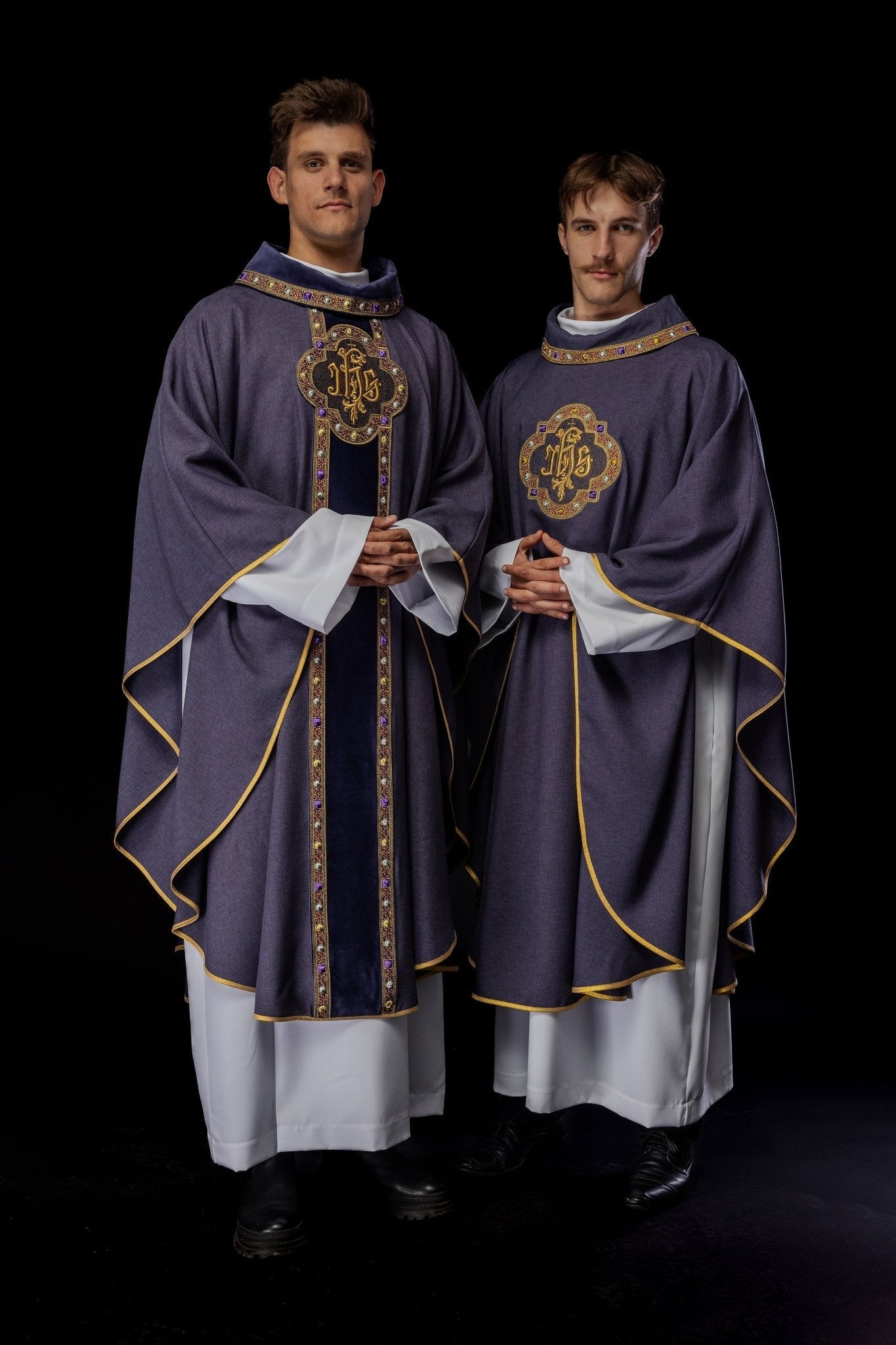 Chasuble IHS embroidered collar in purple S - 7073 - 03 - 70 - HAFTINAUSA.COM
