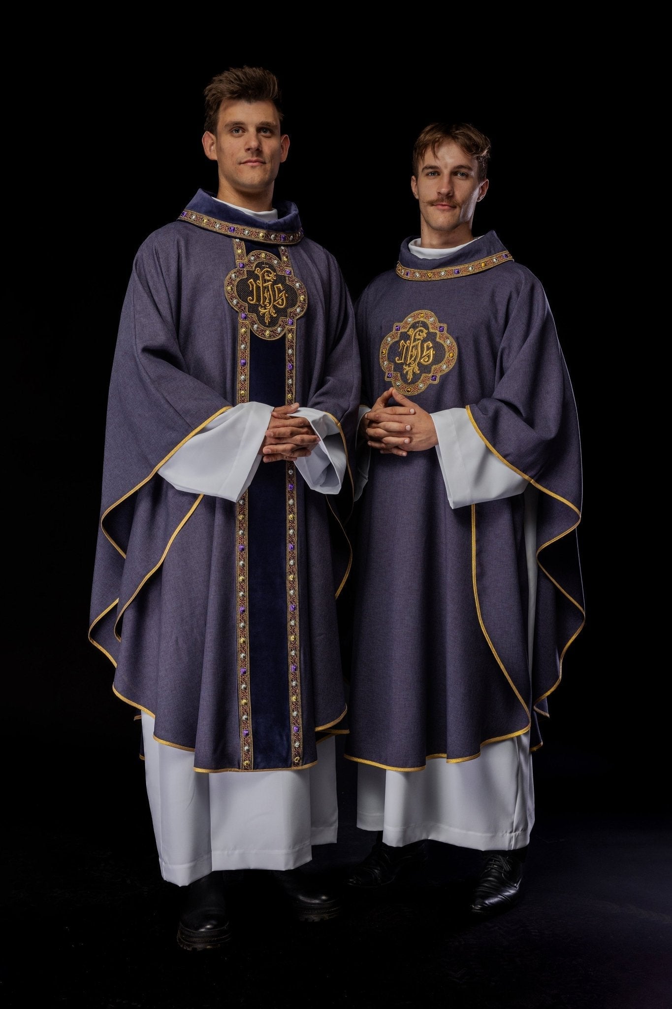 Chasuble IHS embroidered collar in purple S - 7073 - 03 - 70 - HAFTINAUSA.COM