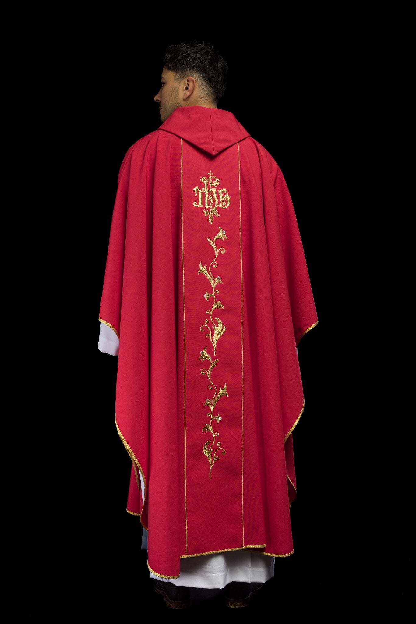 Chasuble in invory with JHS and floral motif KOR/189/02/01 CZERWONY - CHASUBLES.COM