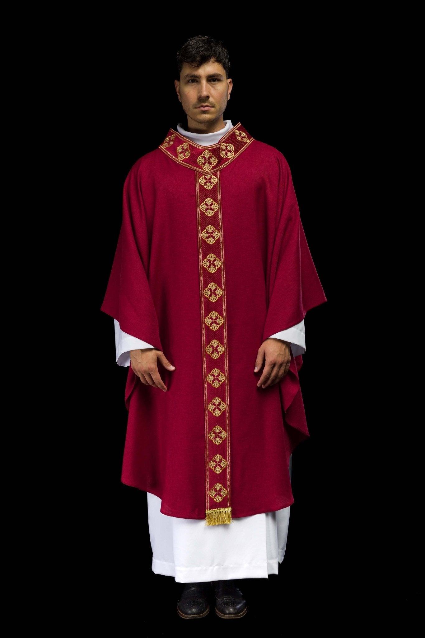 Chasuble in red with embroidered belt and crosses on the collar S-7069-02-70 - CHASUBLES.COM