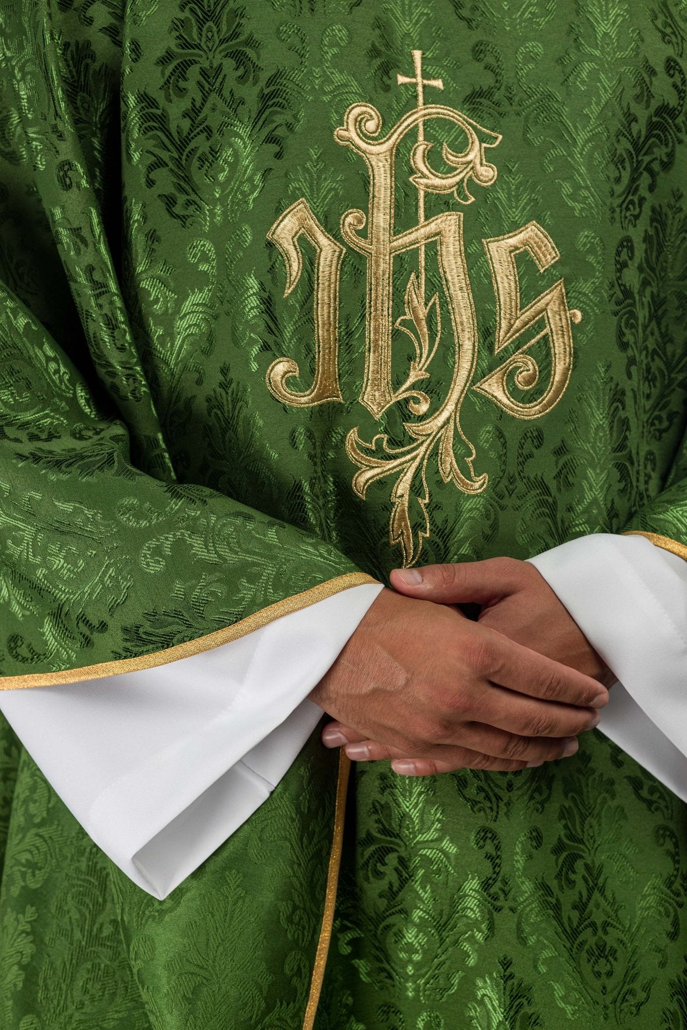 Chasuble made of green floral ornamental texture with classic IHS LE/7032/01 - CHASUBLES.COM
