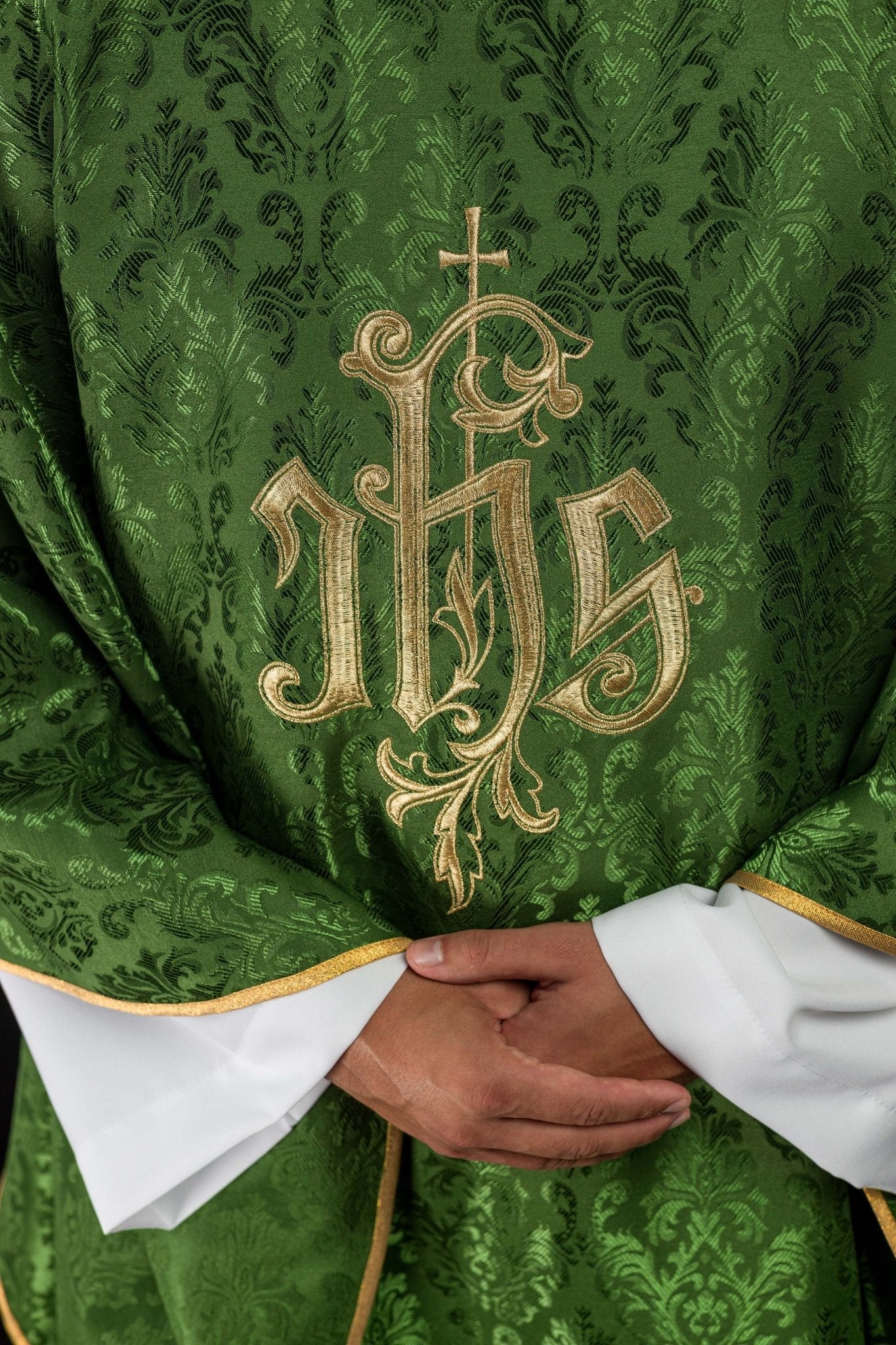 Chasuble made of green floral ornamental texture with classic IHS LE/7032/01 - CHASUBLES.COM