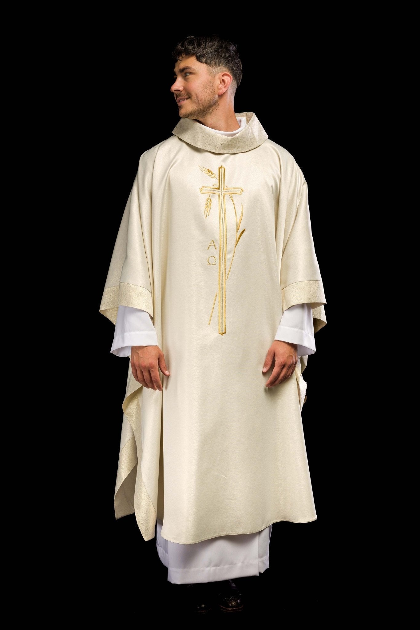 Chasuble with cross and ear motif in ecru color S - 7052 - 05 - 54 - HAFTINAUSA.COM