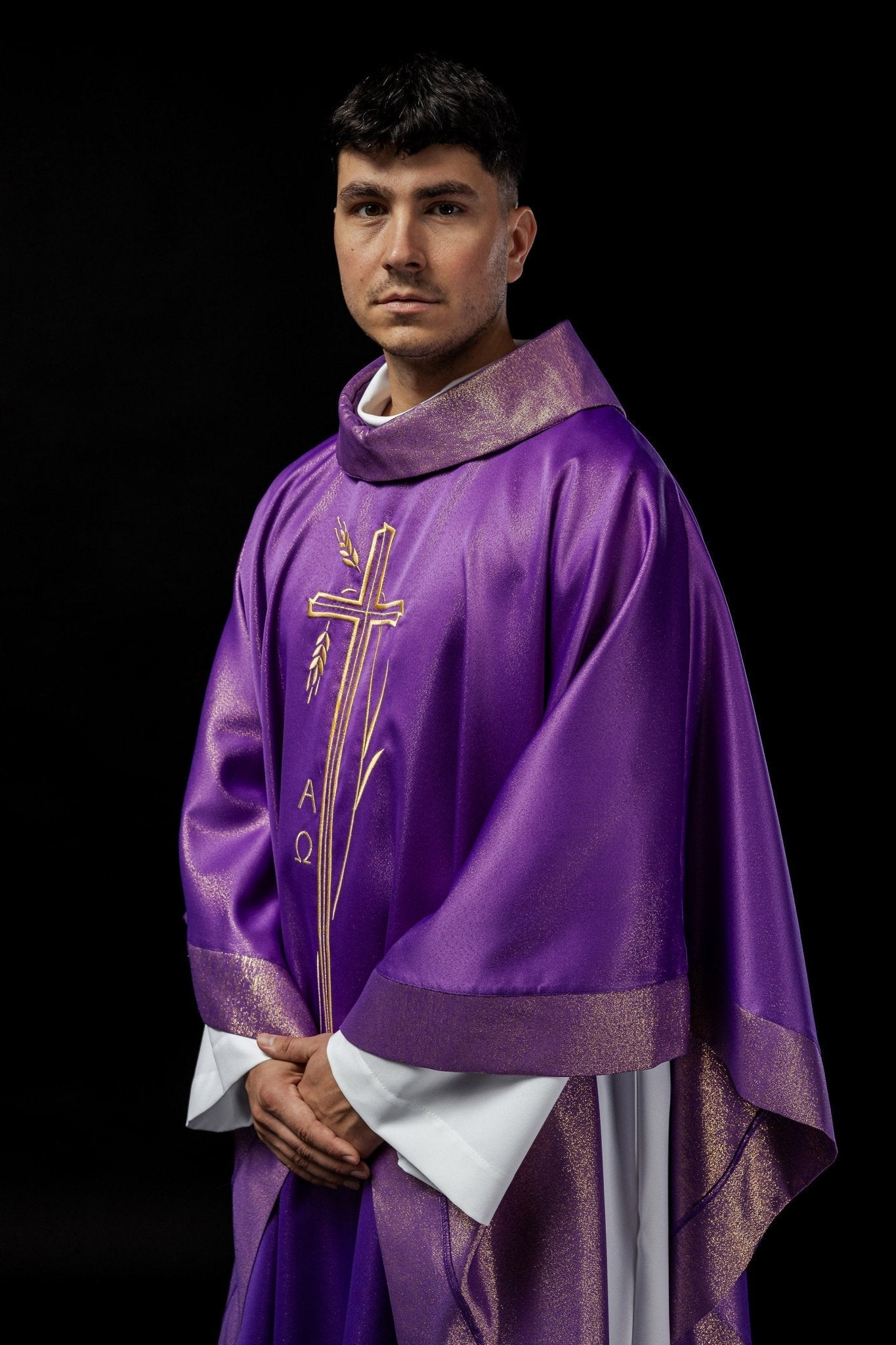 Chasuble with cross and ear motif in purple color S - 7052 - 03 - 54 - HAFTINAUSA.COM