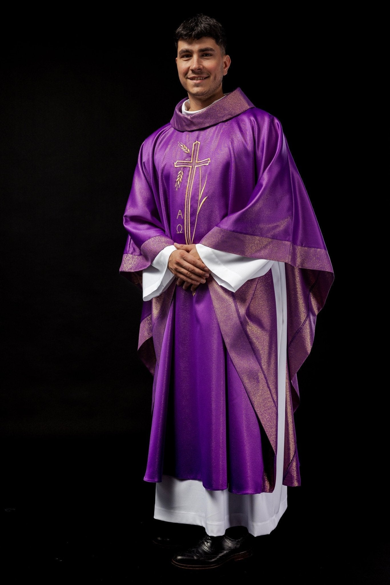 Chasuble with cross and ear motif in purple color S - 7052 - 03 - 54 - HAFTINAUSA.COM
