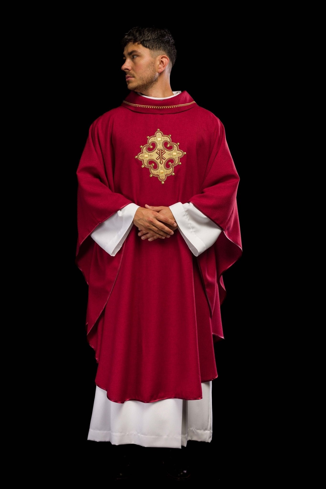 Chasuble with embroidered cross and gold trim on collar in red S - 7065 - 02 - 70 - HAFTINAUSA.COM