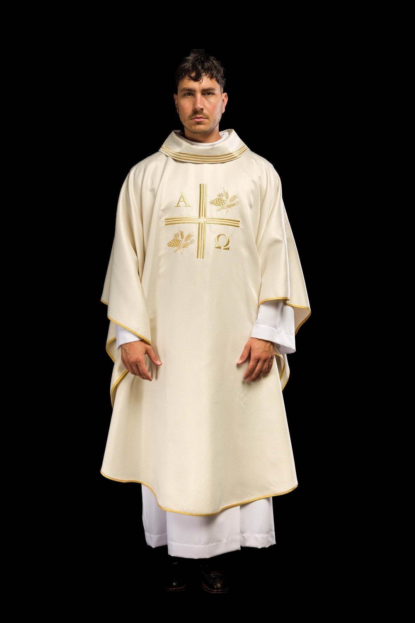 Chasuble with embroidered cross and motifs of Alpha and Omega and ears in ecru color S - 7053 - 05 - 54 - HAFTINAUSA.COM