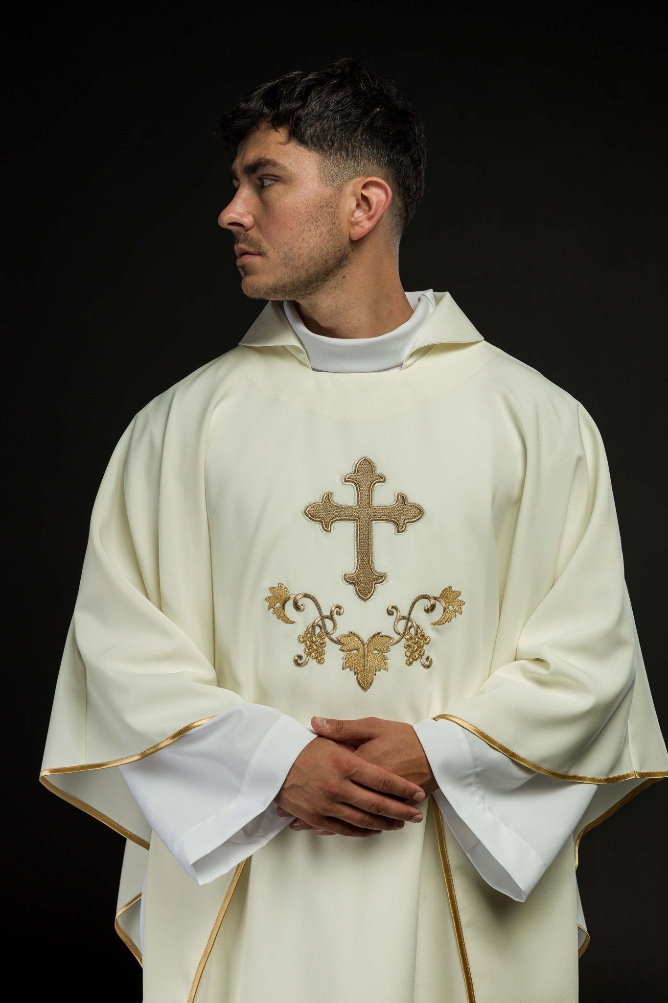 Chasuble with embroidered cross symbol and wide ecru collar KOK/001/05/12/KARO - CHASUBLES.COM