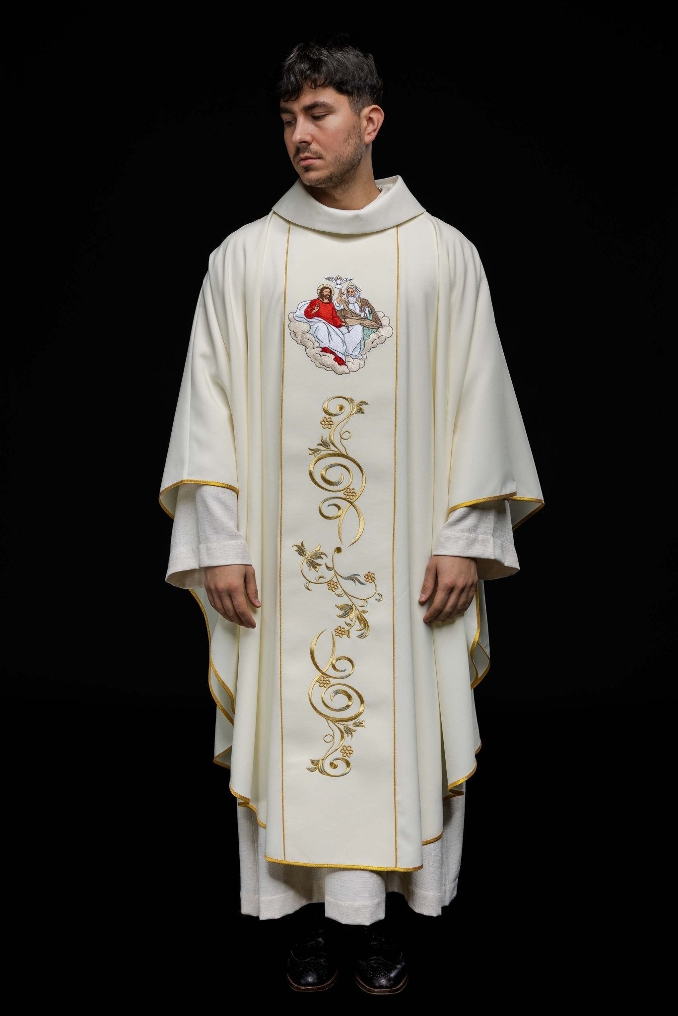 Chasuble with embroidered image of the Holy Trinity KOW2/032/05/01 - HAFTINAUSA.COM