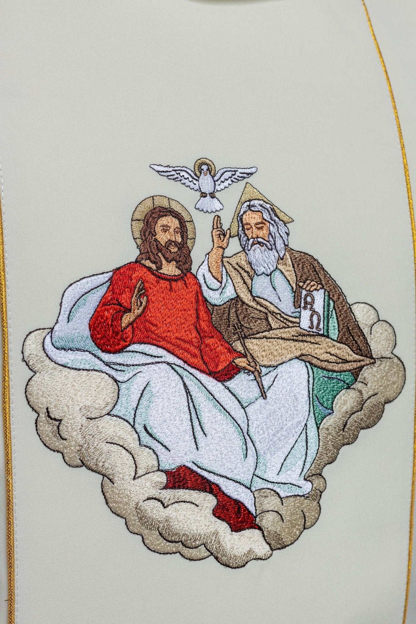 Chasuble with embroidered image of the Holy Trinity KOW2/032/05/01 - HAFTINAUSA.COM