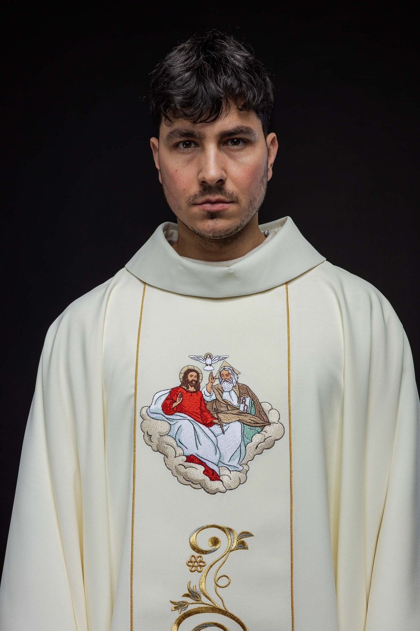 Chasuble with embroidered image of the Holy Trinity KOW2/032/05/01 - HAFTINAUSA.COM