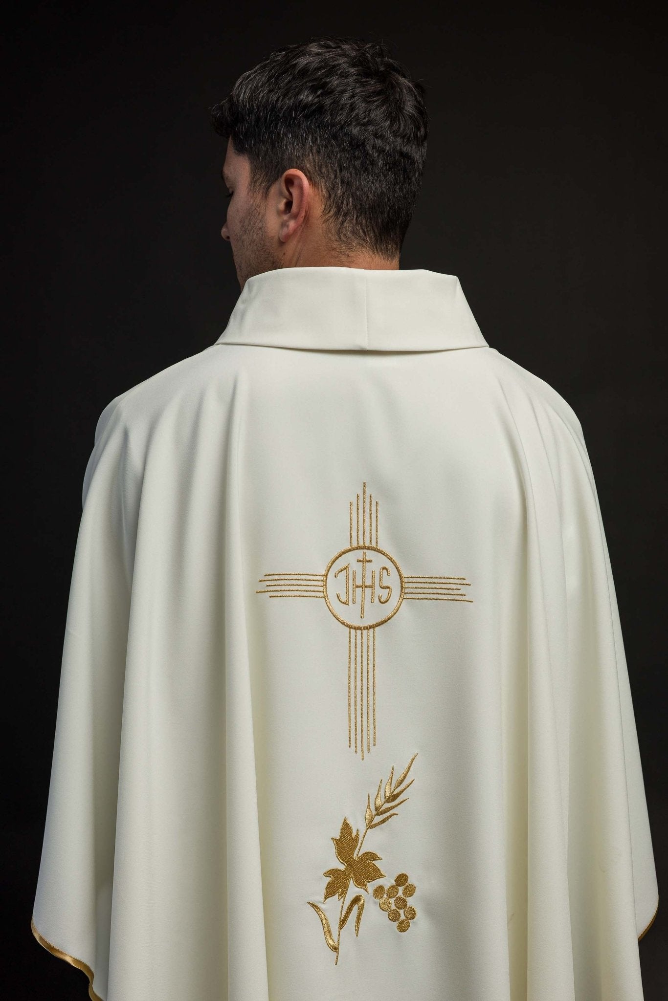 Chasuble with IHS embroidery in ecru KOR/003/05/12 ECRU - CHASUBLES.COM
