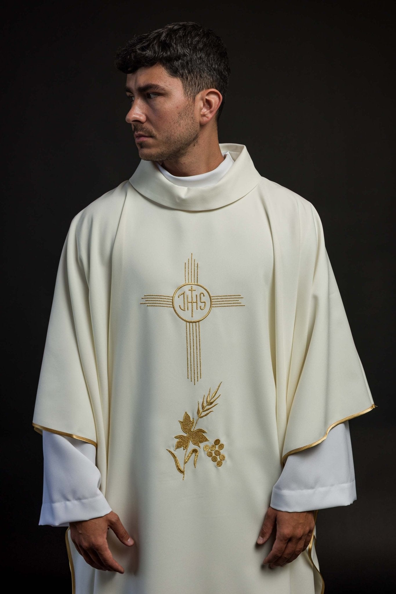 Chasuble with IHS embroidery in ecru KOR/003/05/12 ECRU - CHASUBLES.COM
