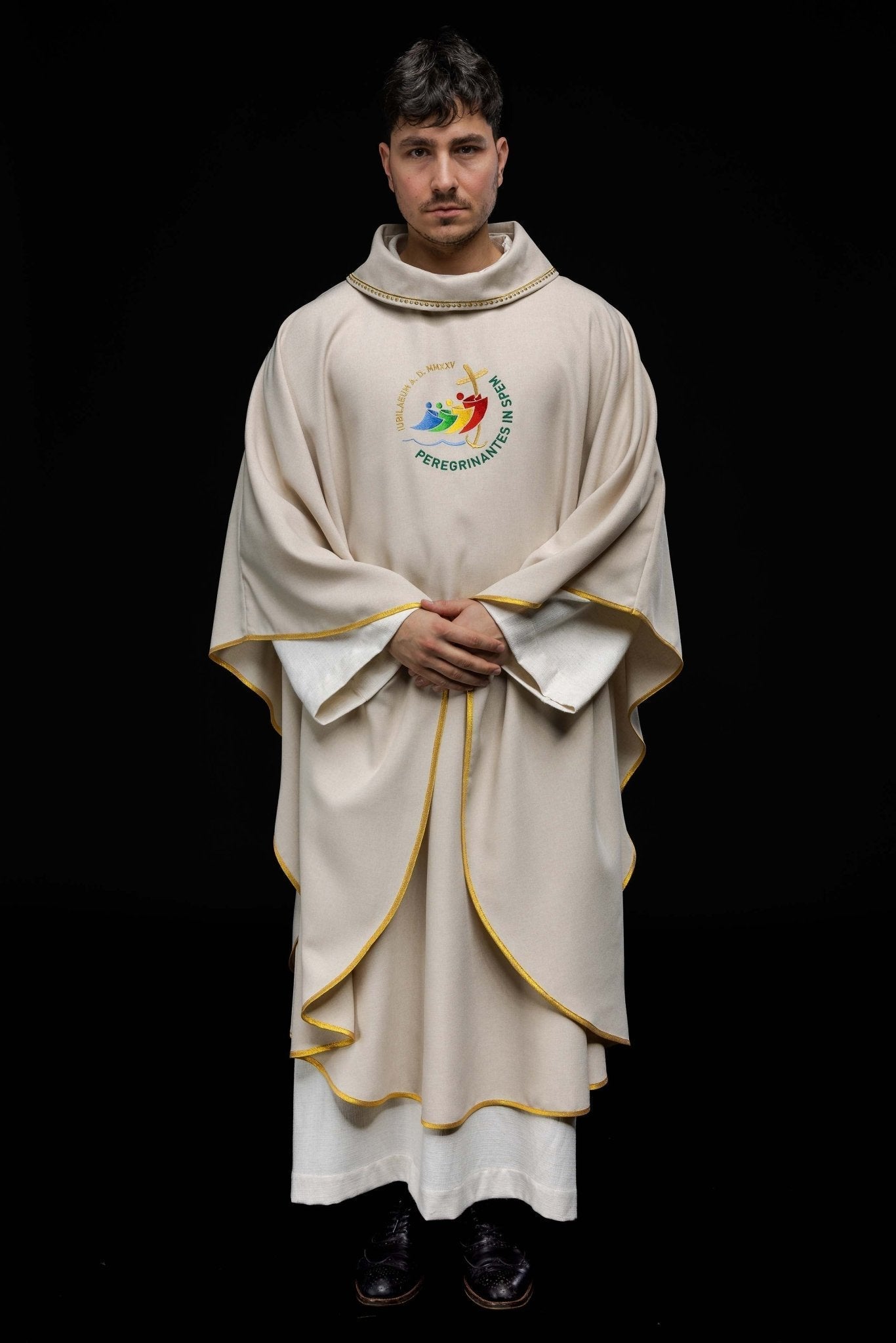 Chasuble with JUBILEE ROME 2025 embroidery and ecru trim on the collar JR/020/05/70 - HAFTINAUSA.COM