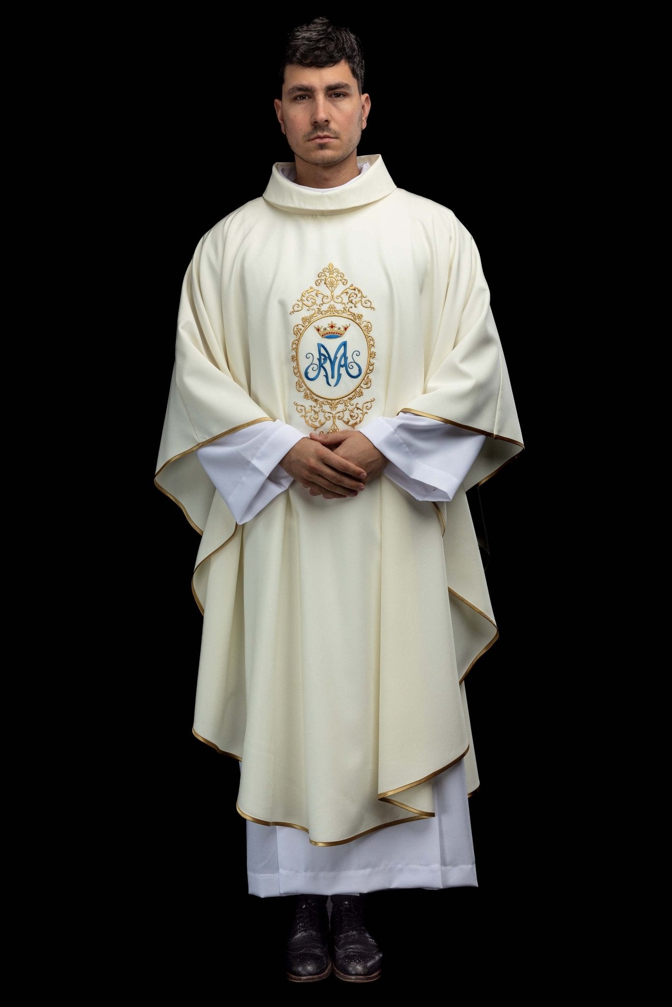 Chasuble with Marian motif framed by gold embroidery KOR/232/05/12 ECRU - CHASUBLES.COM