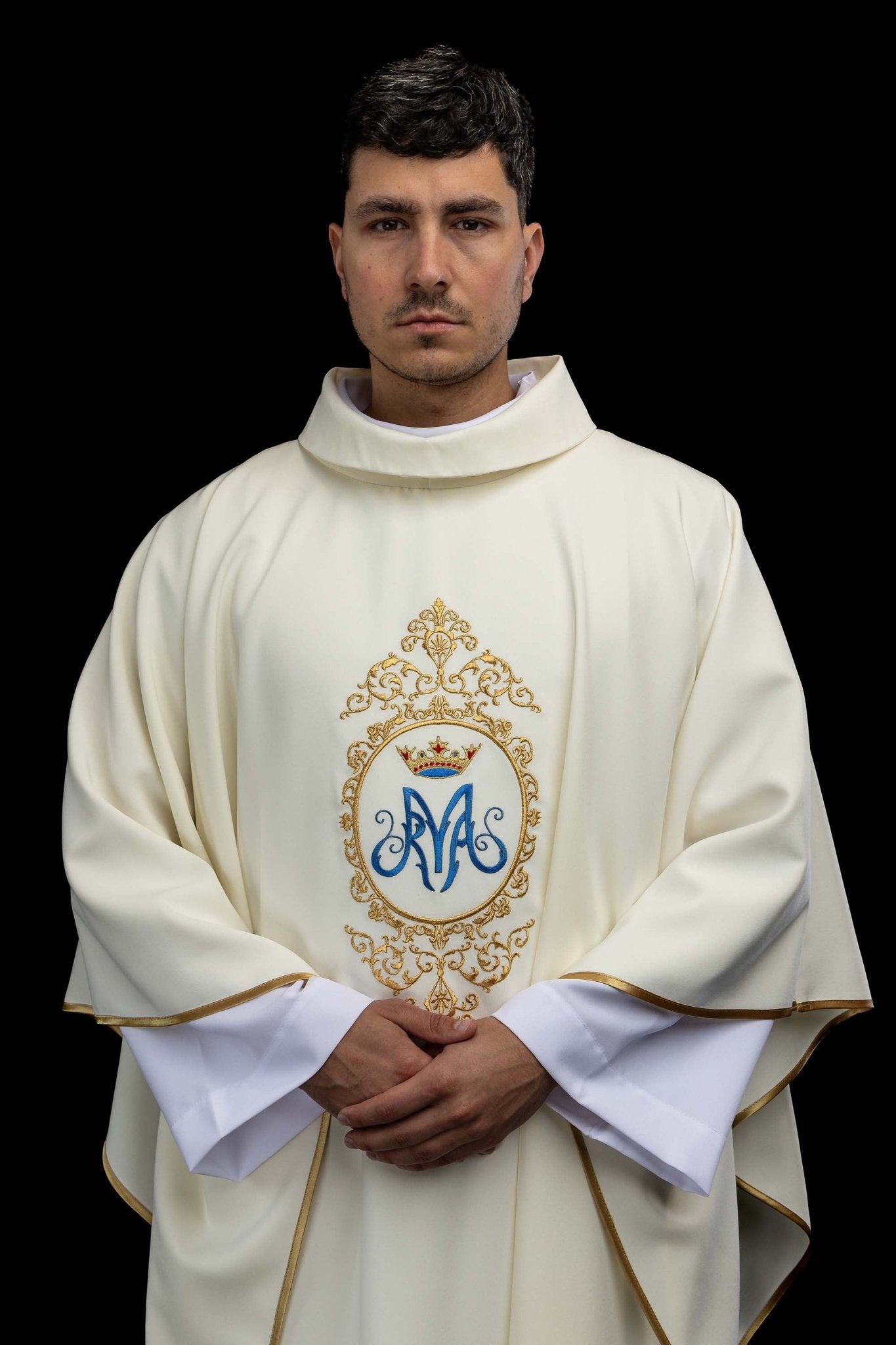 Chasuble with Marian motif framed by gold embroidery KOR/232/05/12 ECRU - CHASUBLES.COM