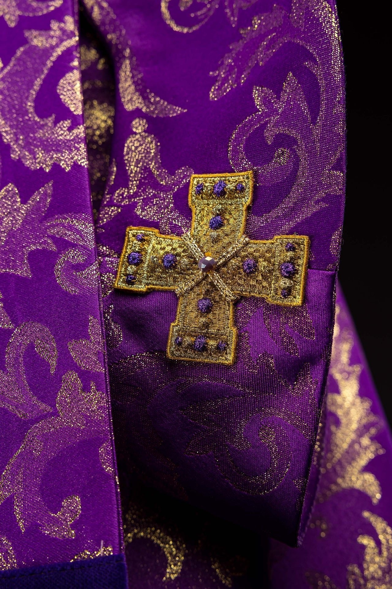 Chasuble with natural stones Handmade 7003 HM/7003/03/90 - CHASUBLES.COM
