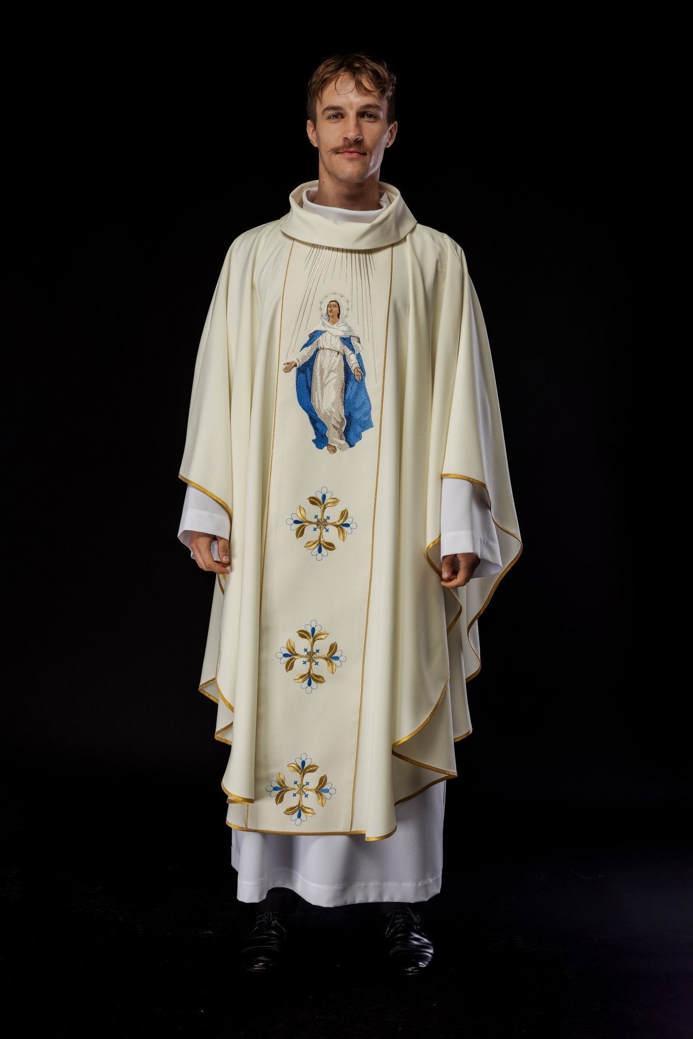 Chasuble with Our Lady of the Assumption embroidery KOW2/008/05/01 - HAFTINAUSA.COM