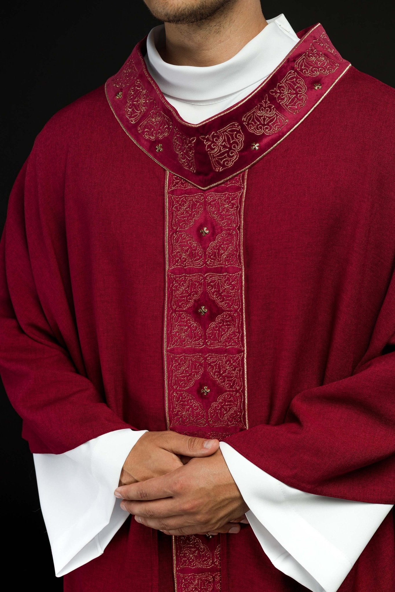 Chasuble with richly embroidered belt and collar in red S-7057-02-70 - CHASUBLES.COM