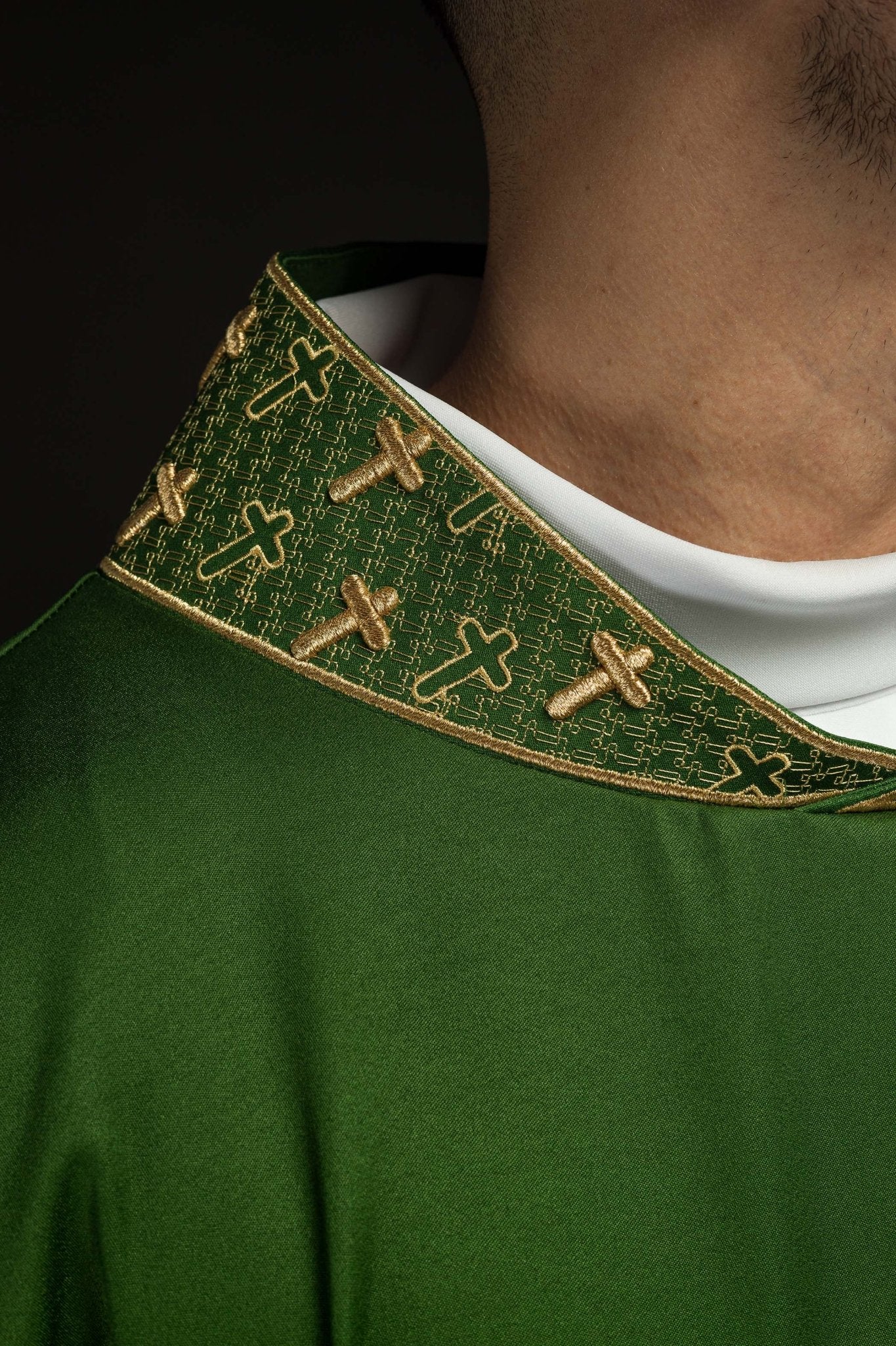 Chasuble with richly embroidered cross and collar in green S-7061-01-53 - CHASUBLES.COM