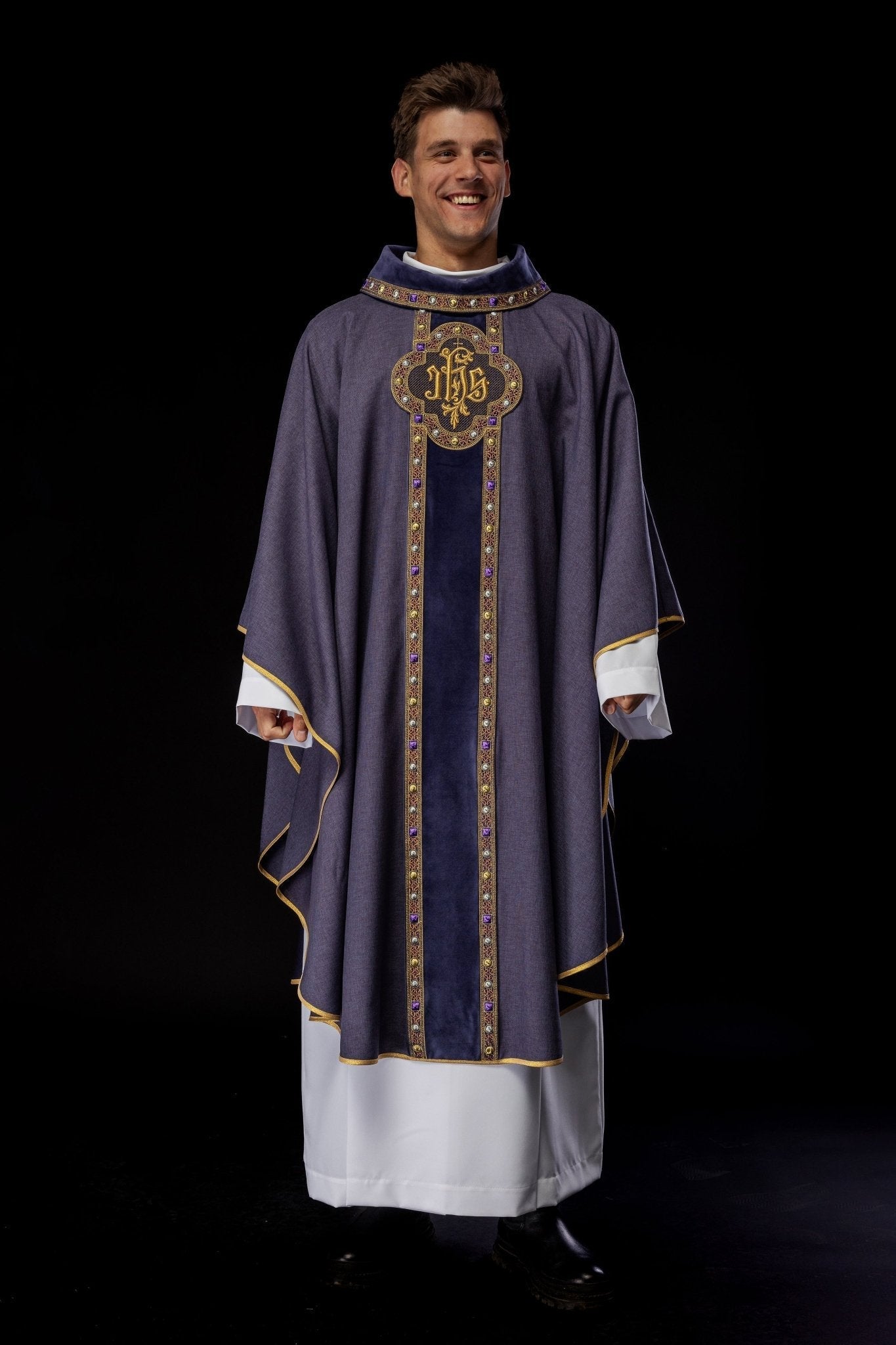 Chasuble with richly embroidered orphrey and piping around the IHS I collar embroidery in purple S - 7067 - 03 - 70 - HAFTINAUSA.COM