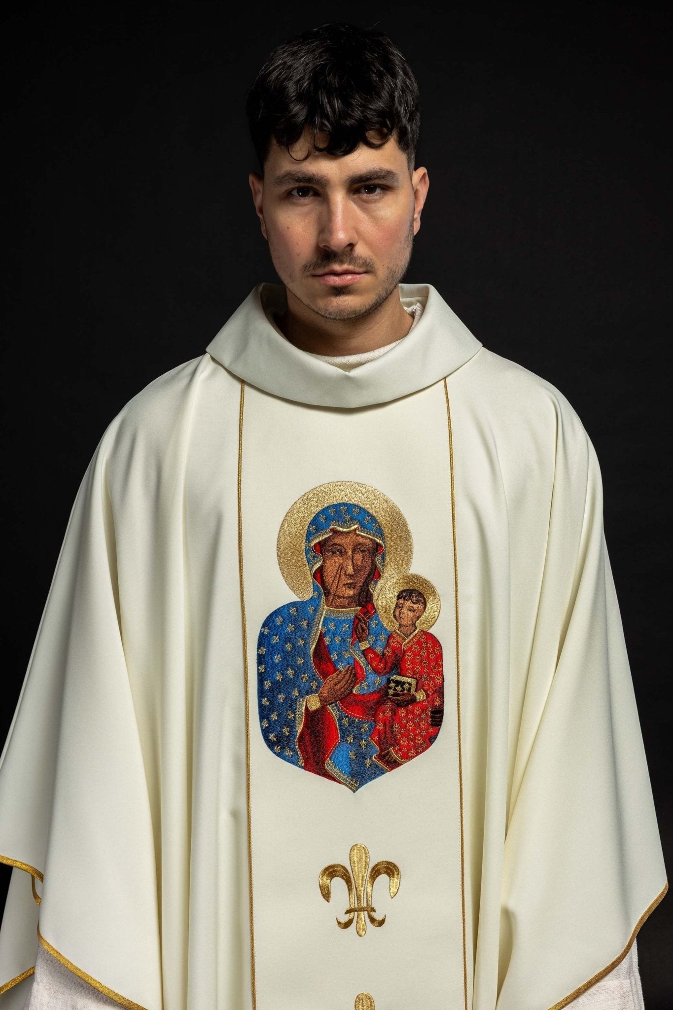 Chasuble with the image of Our Lady of Częstochowa in ecru KOR/201/05/01 ECRU - HAFTINAUSA.COM