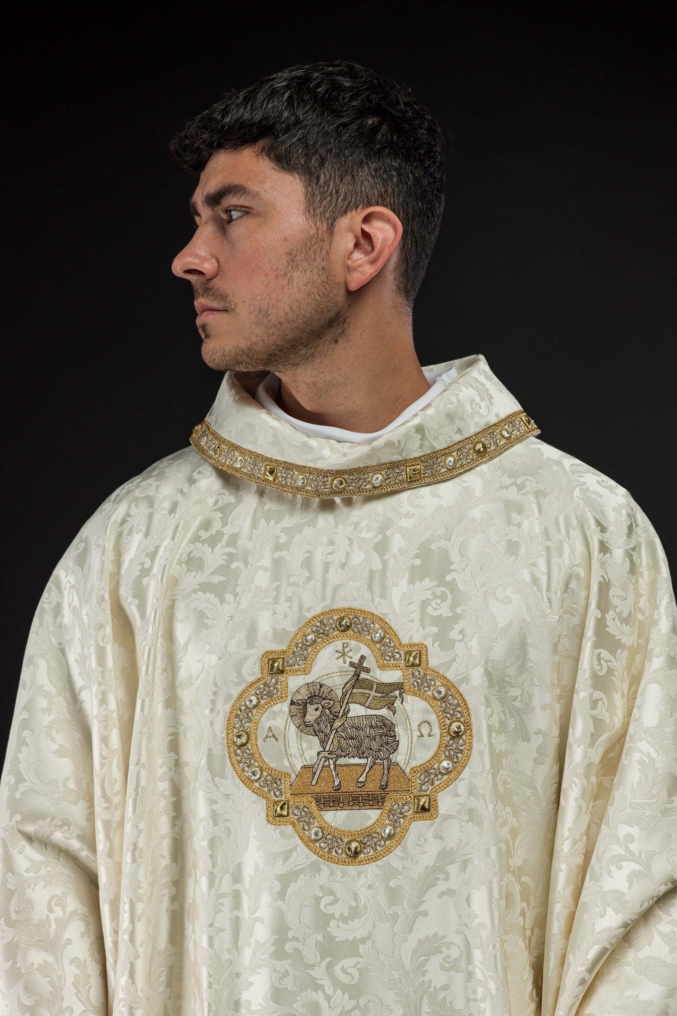 Chasuble with the Lamb of God for Easter made of decorative fabric S-7072-05-88 - CHASUBLES.COM