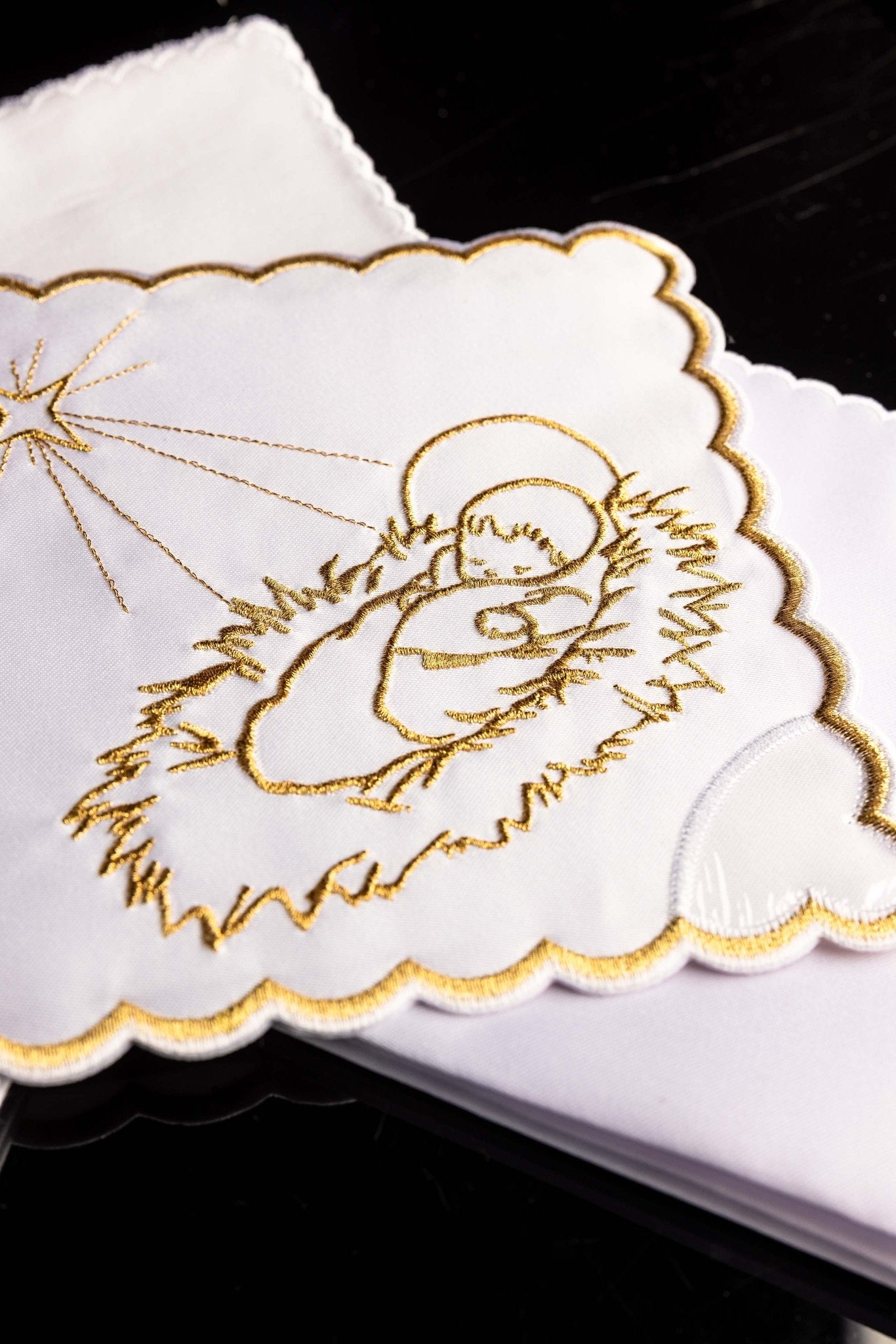 Christmas chalice linens set with embroidered Jesus child KK/124 - CHASUBLES.COM