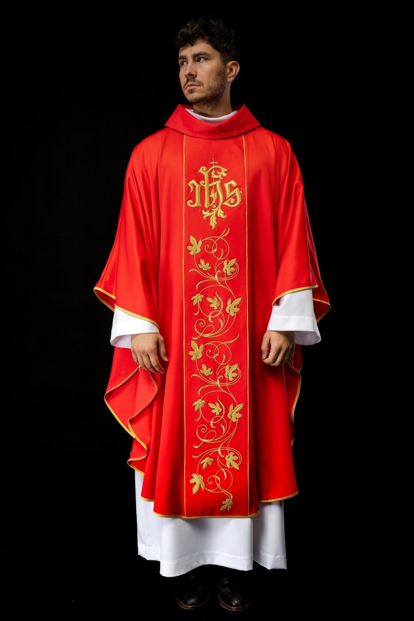 Classic red chasuble with JHS motif embroidery S - 7051 - 02 - 53 - HAFTINAUSA.COM