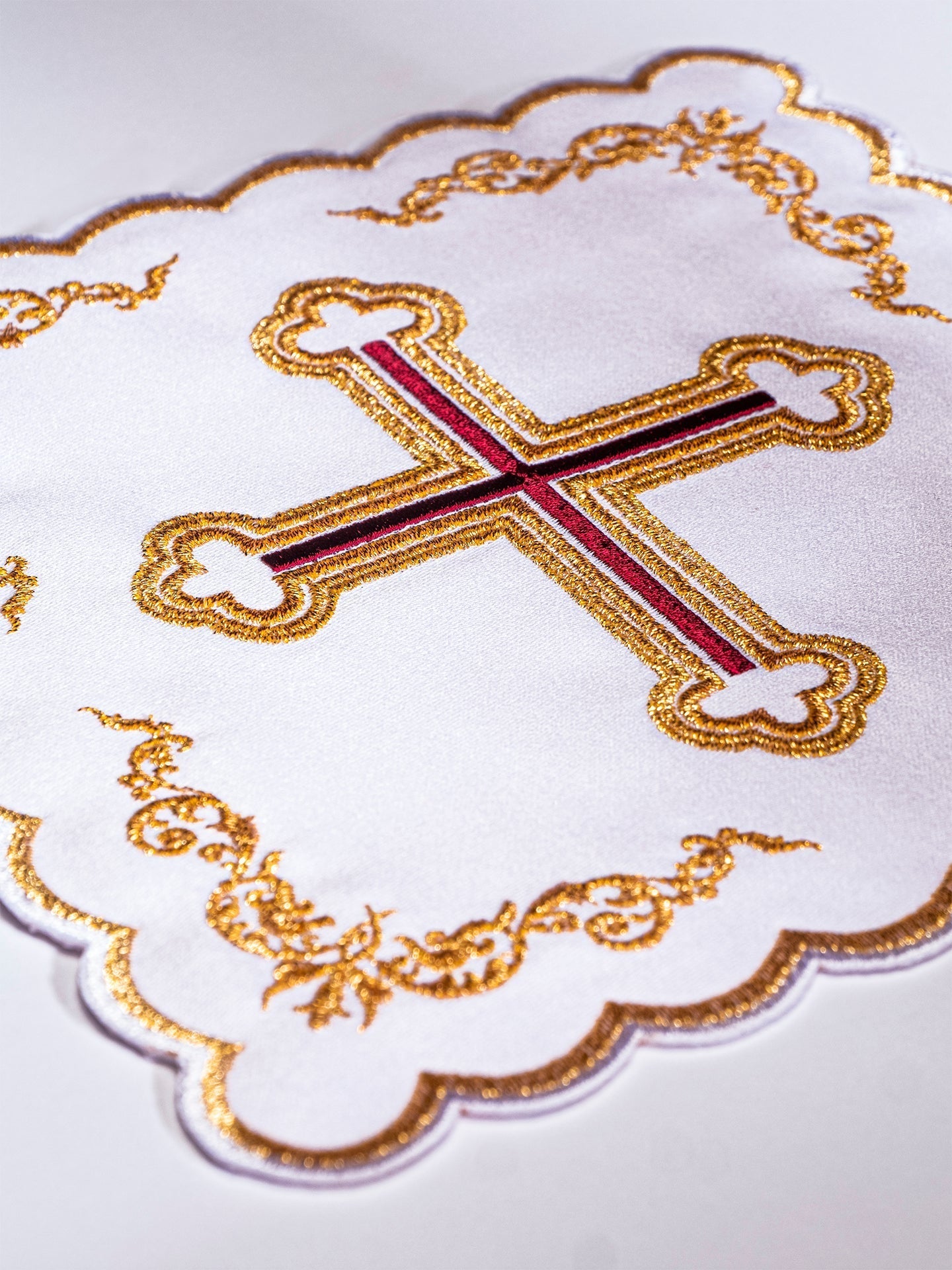 Communion chalice linens set with gold embroidery KK/155 - HAFTINAUSA.COM