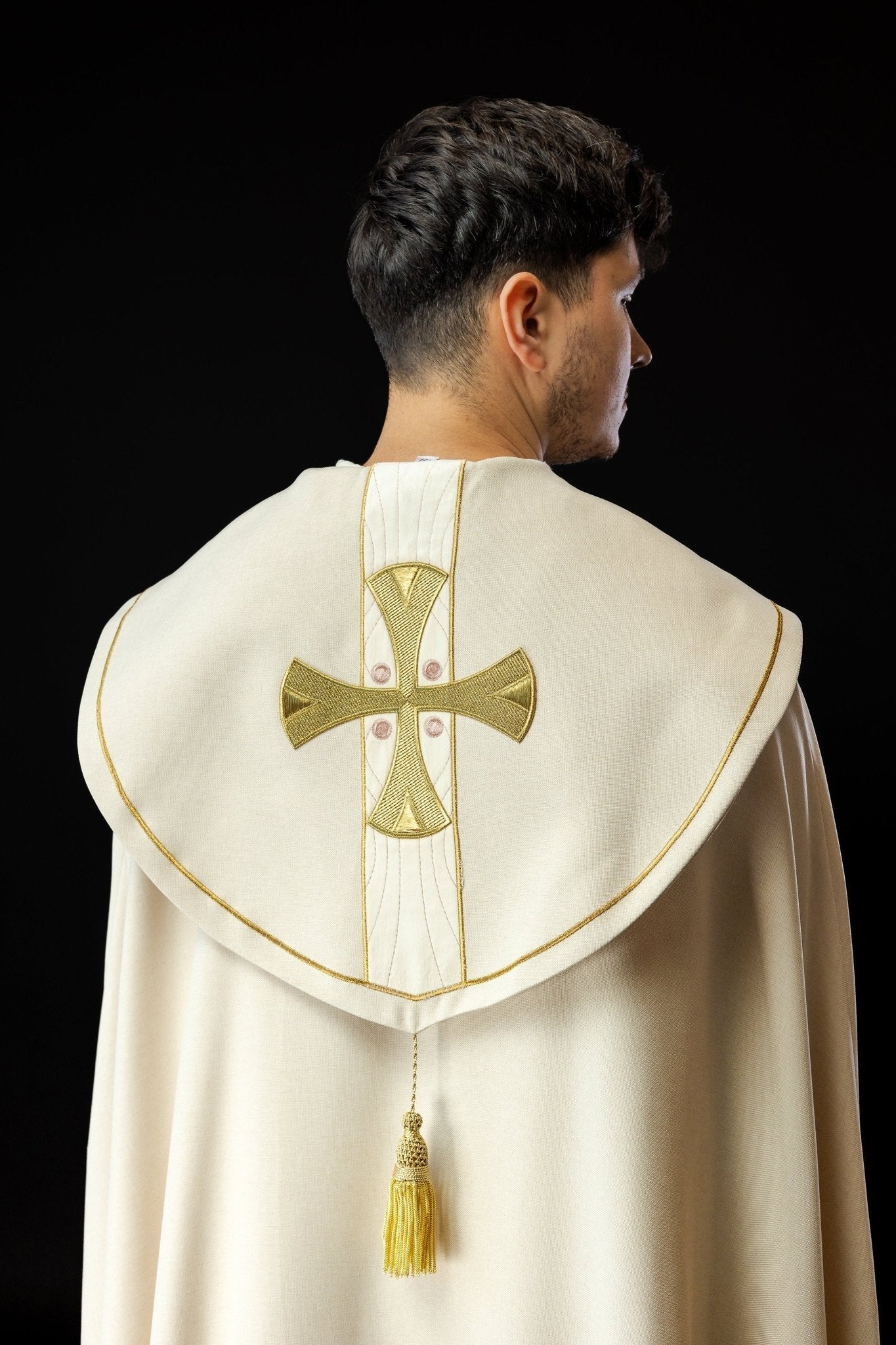 Cope with embroidered golden crosses and ecru velvet S - 3068 - 05 - 70 150cm - HAFTINAUSA.COM