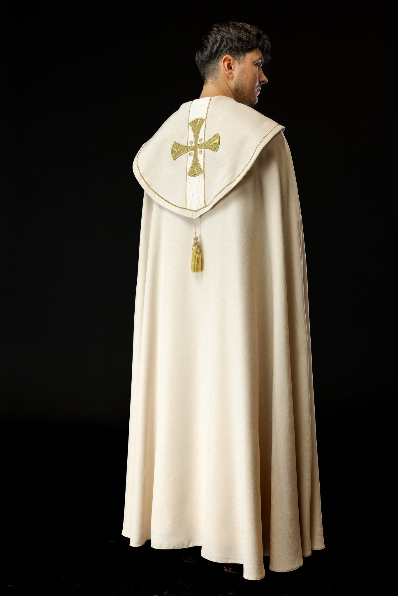 Cope with embroidered golden crosses and ecru velvet S - 3068 - 05 - 70 150cm - HAFTINAUSA.COM