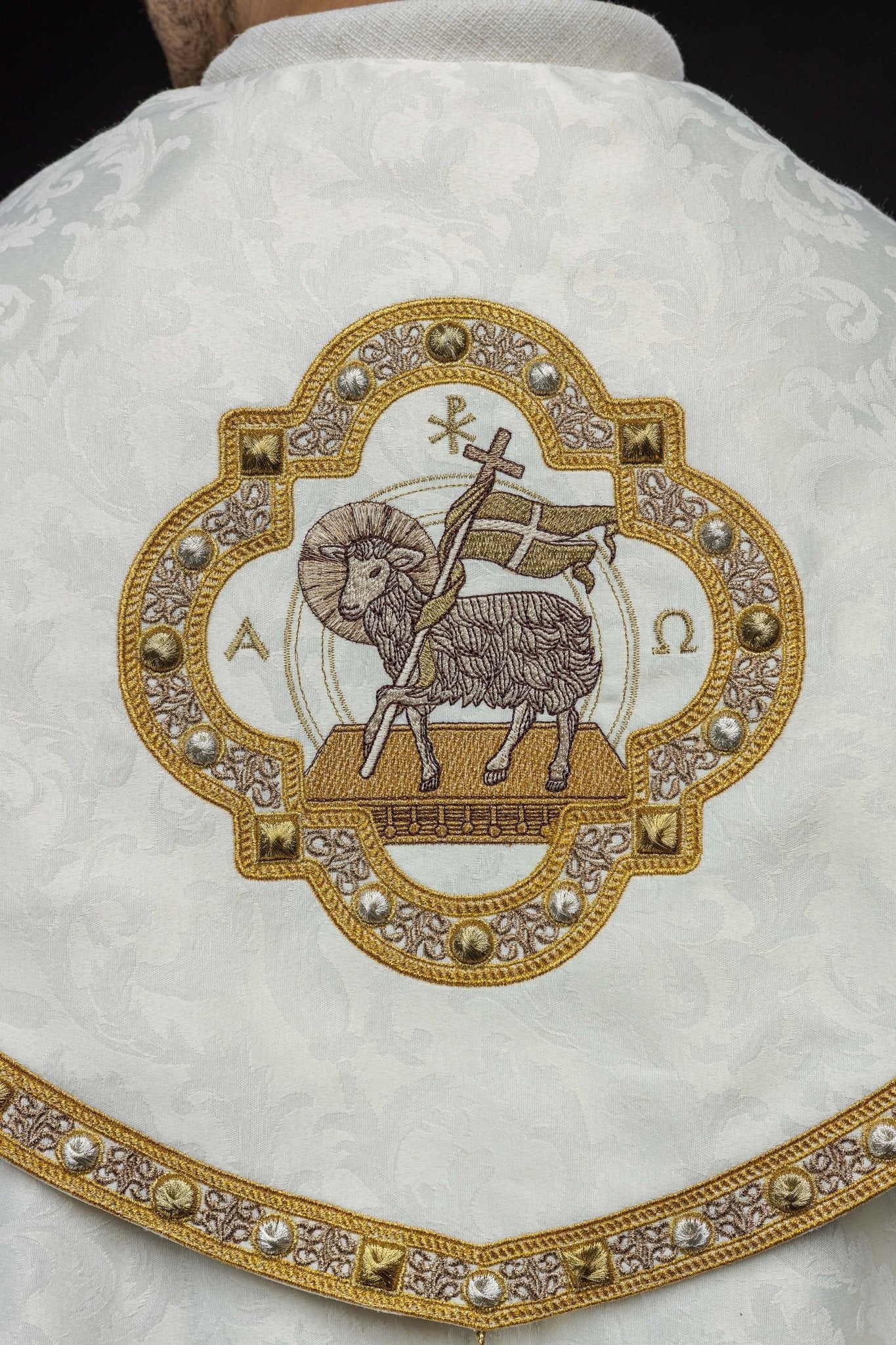 Cope with the Easter Lamb made of decorative fabric S - 3072 - 05 - 88 145cm - HAFTINAUSA.COM