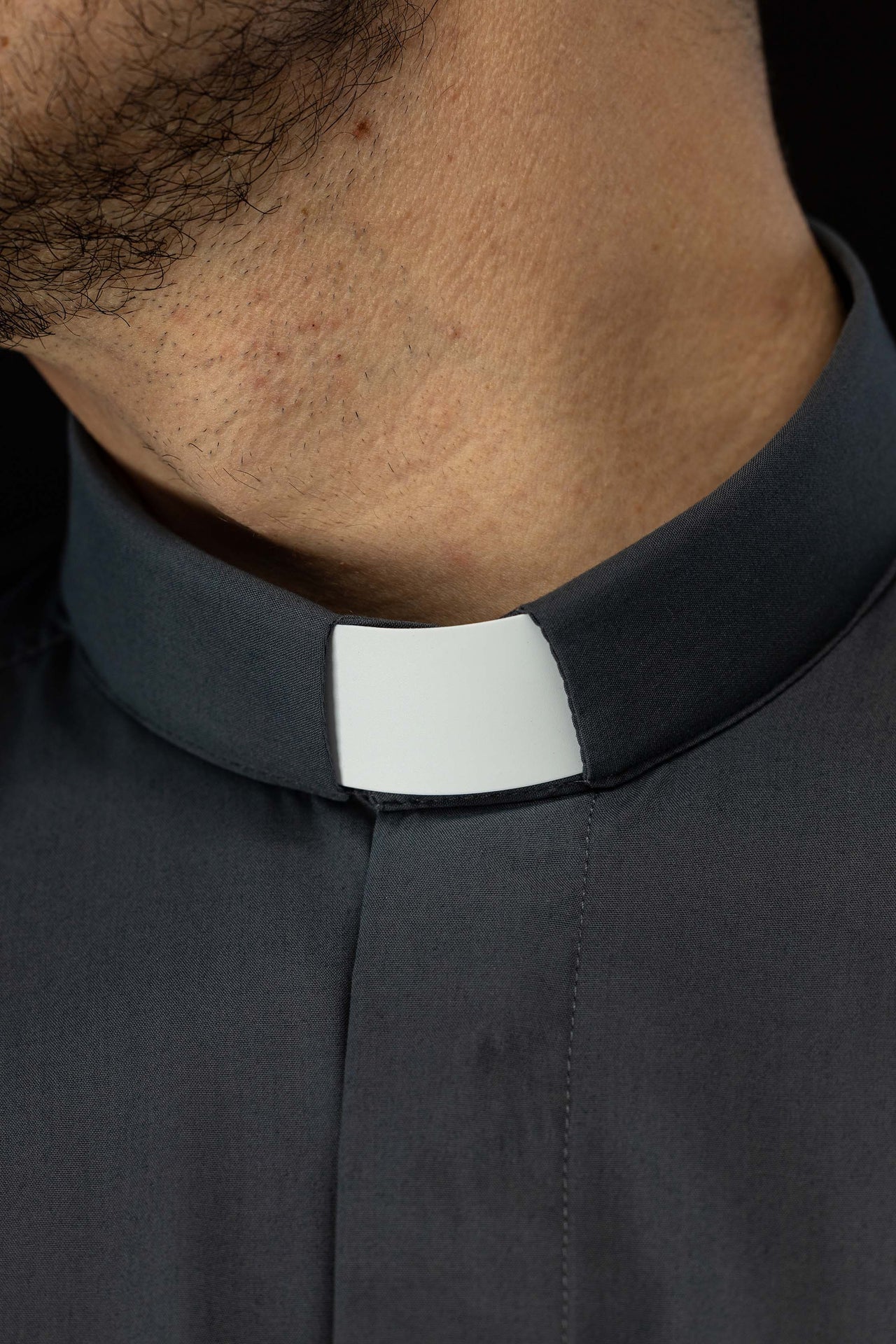 Dark grey short-sleeved clerical shirt with clerical collar KSZ/002/209/KR/38 - CHASUBLES.COM