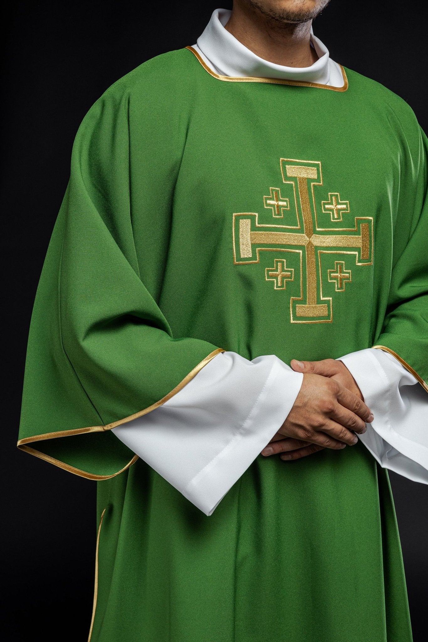 Deacon dalmatic in green with gold crosses KDL/022/01/12/D - HAFTINAUSA.COM