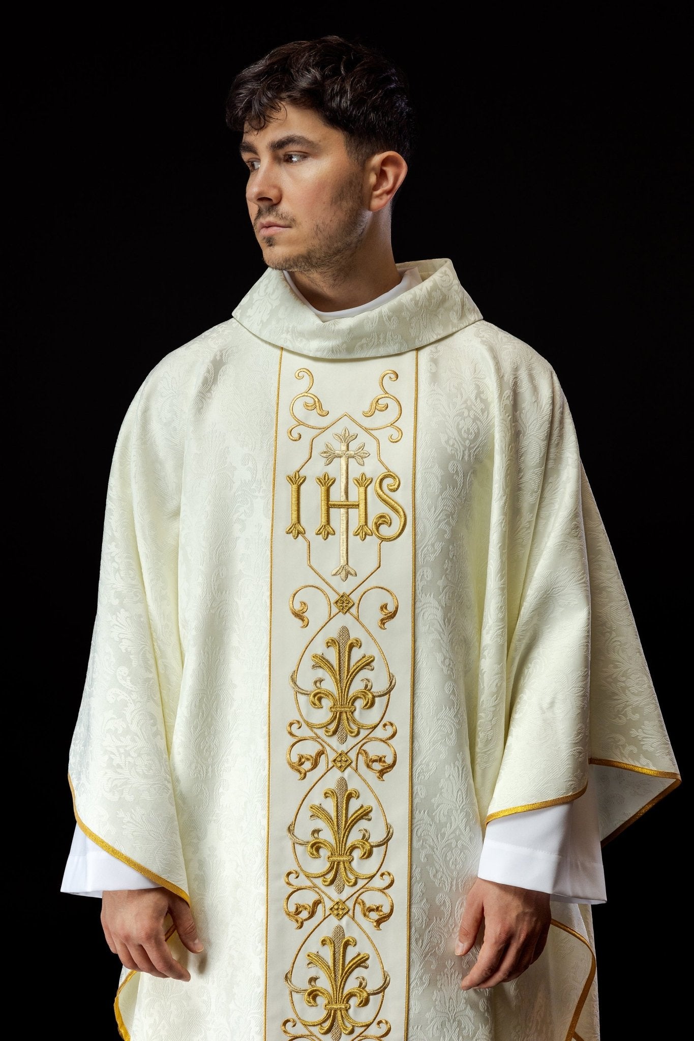 Ecru chasuble made of jaquard texture KOR/268/05/67 - HAFTINAUSA.COM