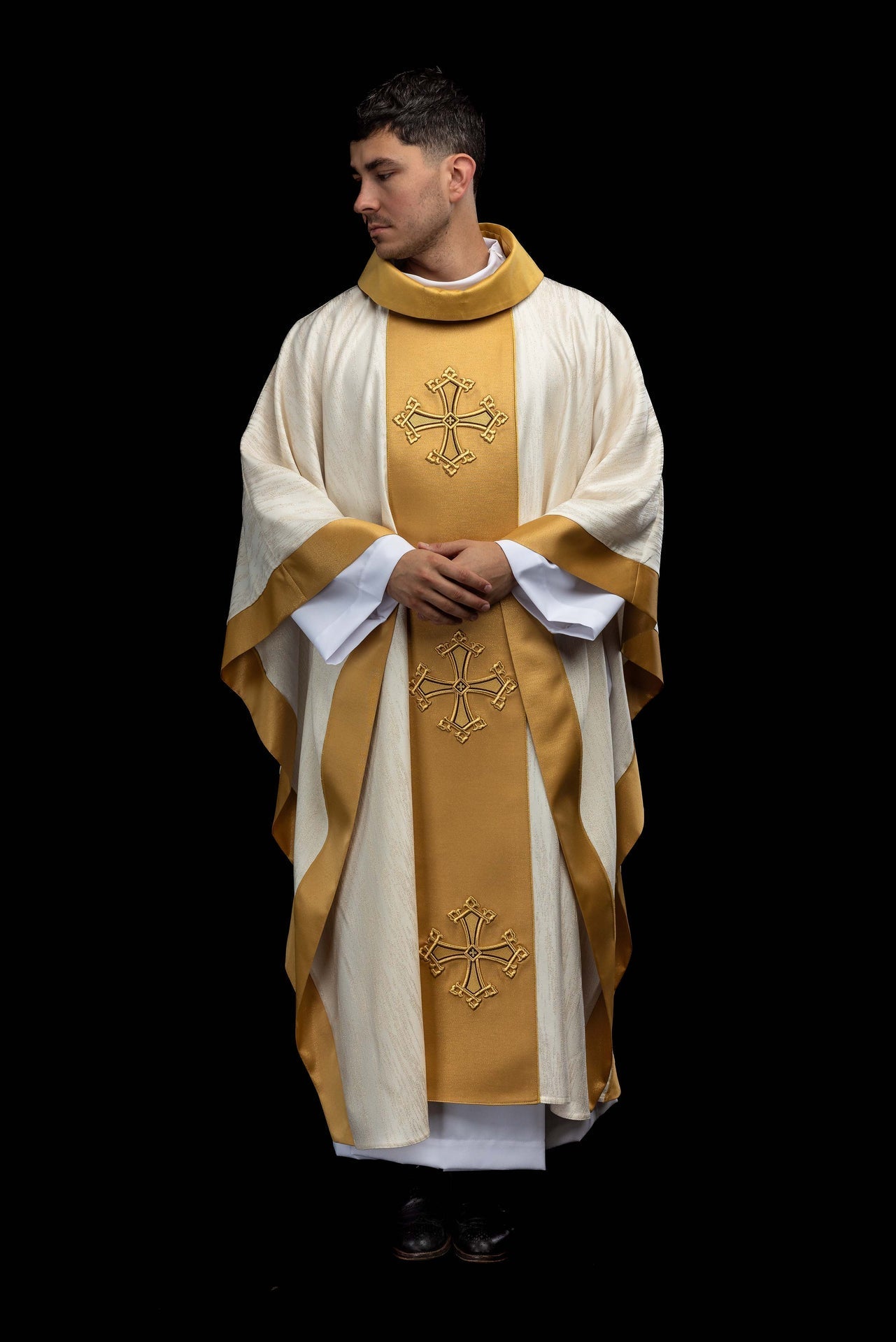 Ecru chasuble with an embroidered cross motif and a decorative fabric orphrey panel LE/7034/05 - CHASUBLES.COM