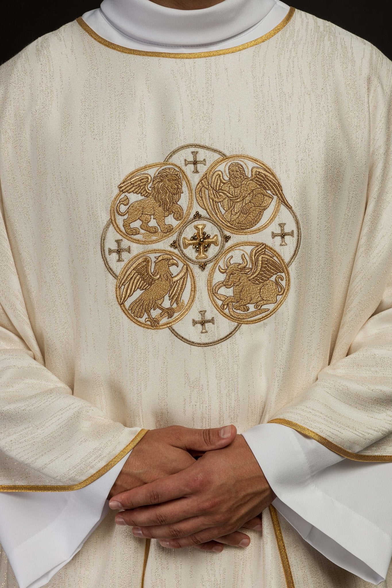 Ecru Chasuble with Embroidery of the Four Evangelists on Decorative Fabric KOA/005/05/99 - CHASUBLES.COM
