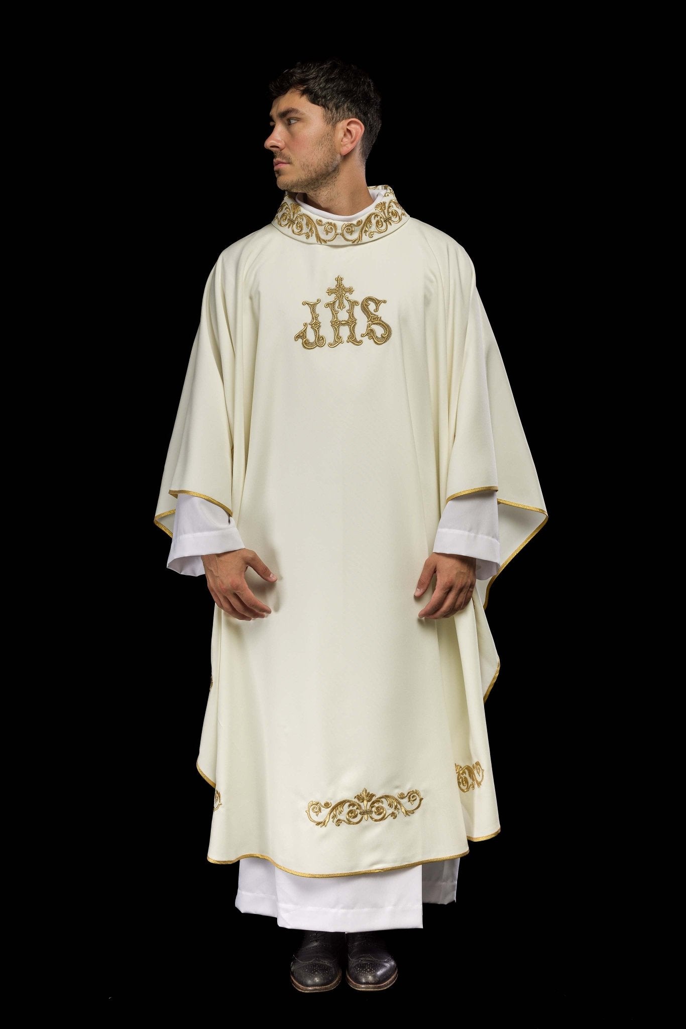 Ecru chasuble with IHS motif KOR/157/05/01 ECRU - CHASUBLES.COM