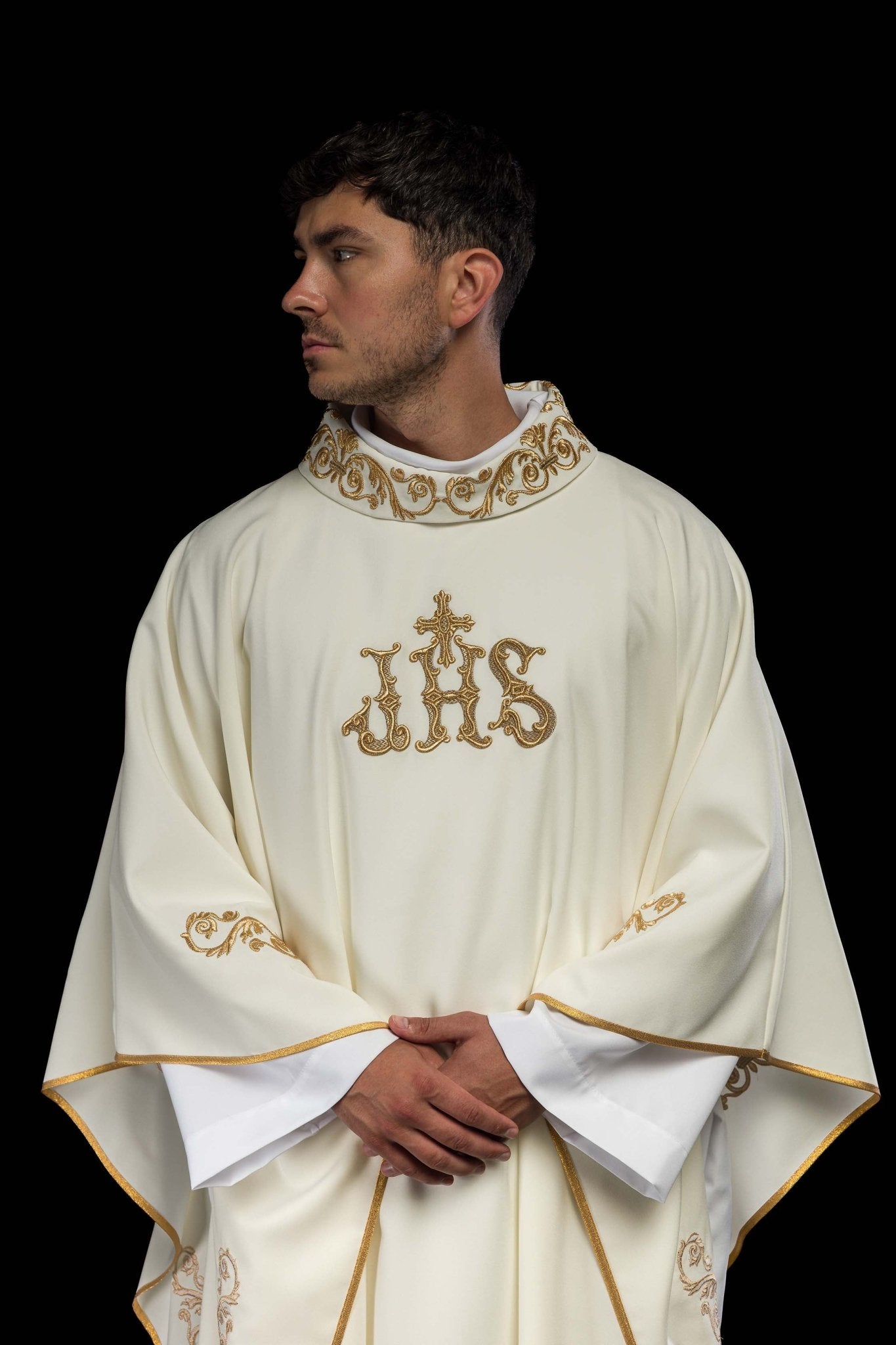 Ecru chasuble with IHS motif KOR/157/05/01 ECRU - CHASUBLES.COM