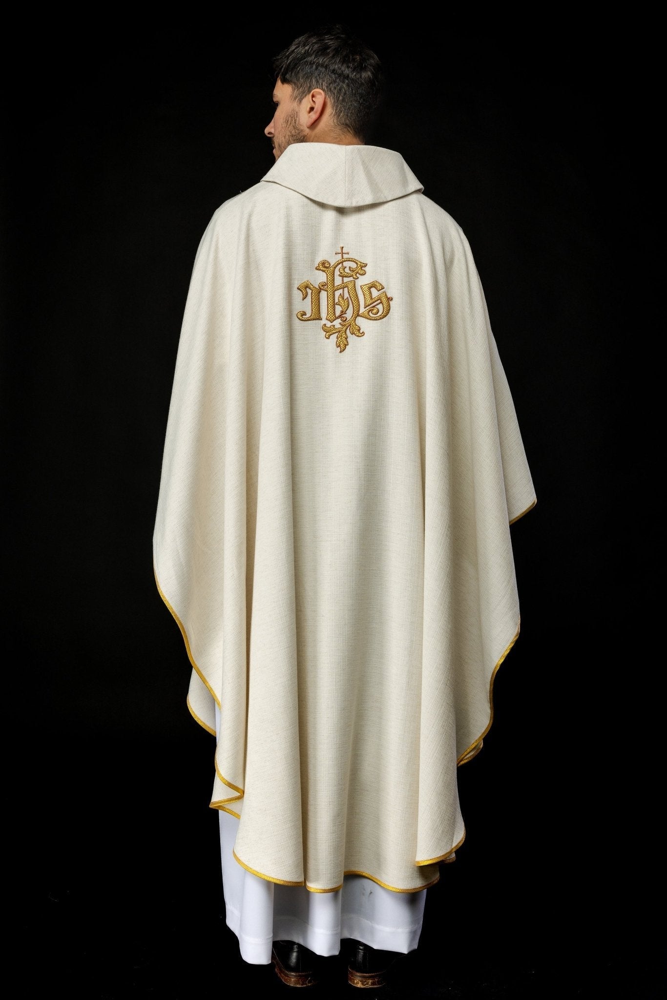 Ecru chasuble with image of Jesus the Good Shepherd with Lamb KOW2/028/05/49 - HAFTINAUSA.COM