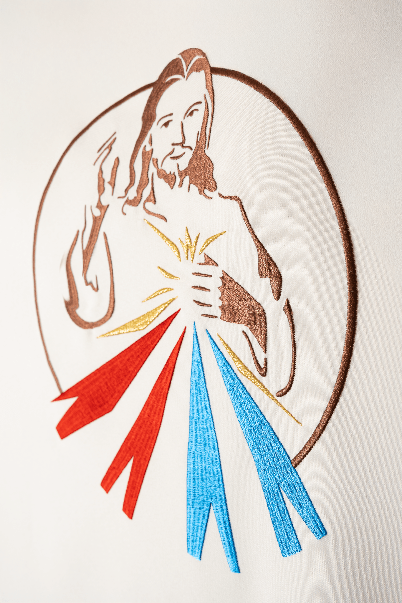 Ecru chasuble with the image of the Divine Mercy of Jesus KDT/7058/05/01 - CHASUBLES.COM