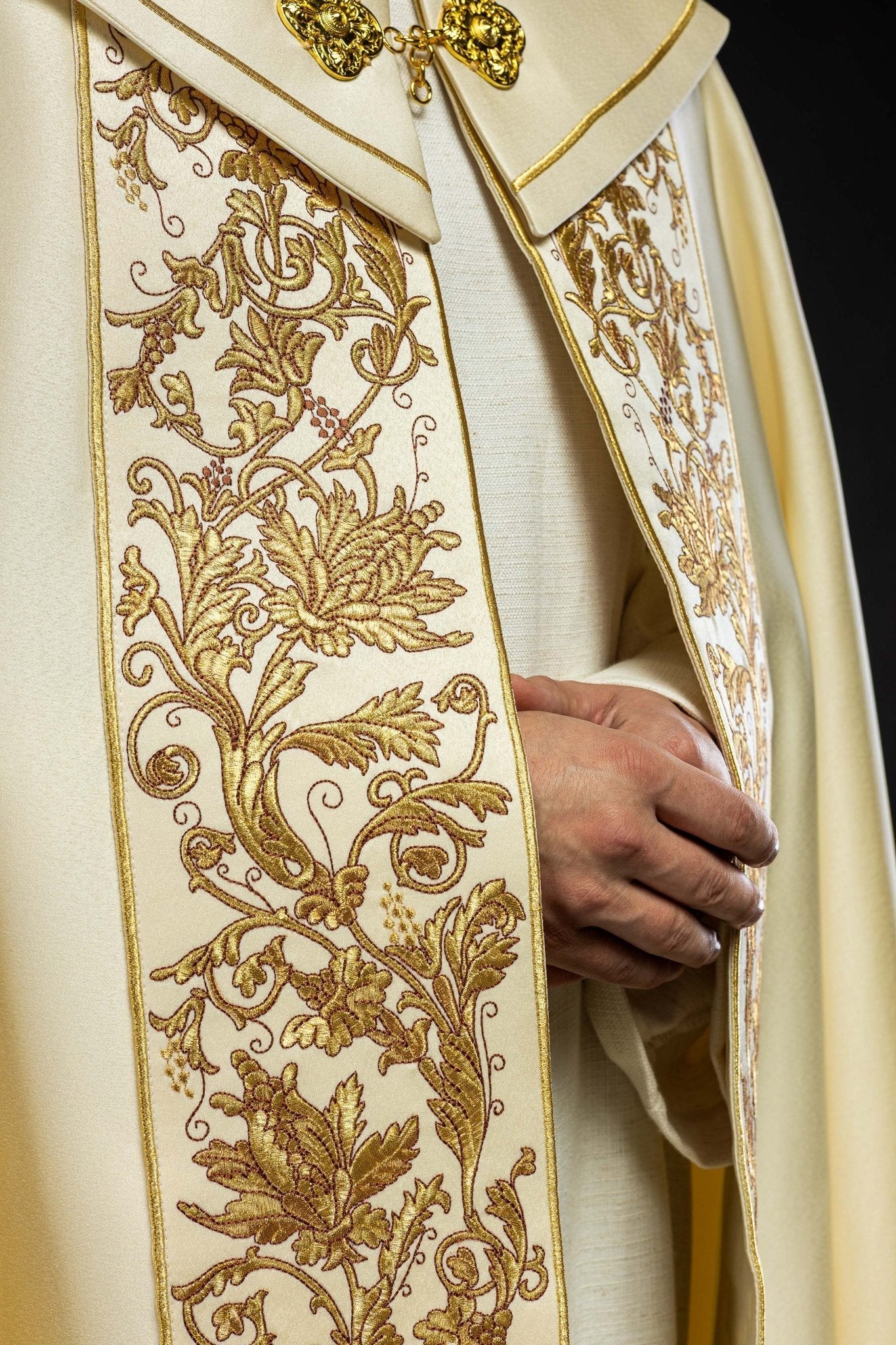 Ecru clergy cope with gold Chalice embroidery KKP/013/05/20 ECRU SAT. POMPON 145cm - HAFTINAUSA.COM