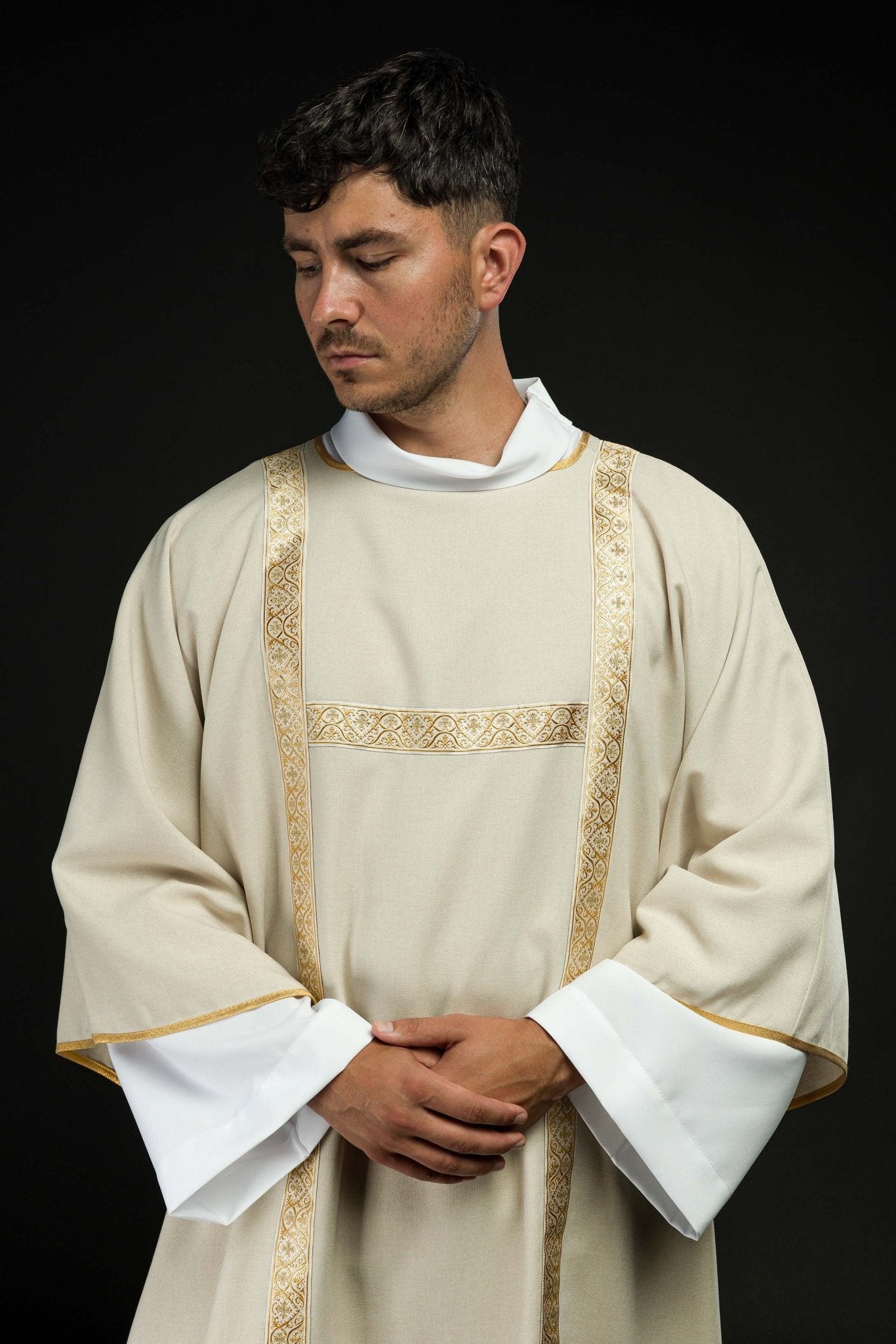 Ecru dalmatic decorated with gold jacquard ribbons KDL/395/05/70/B - CHASUBLES.COM