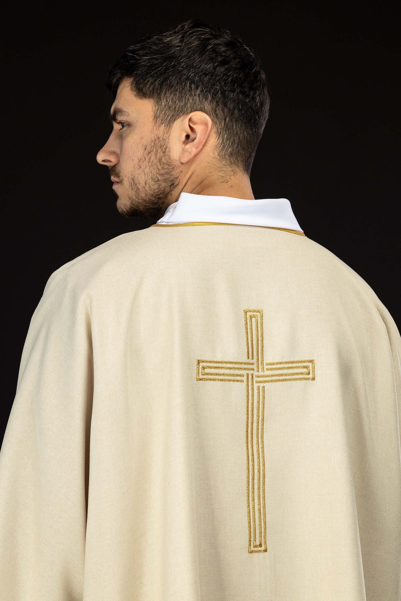 Ecru dalmatic with an embroidered gold cross KDL/393/05/70/D - CHASUBLES.COM
