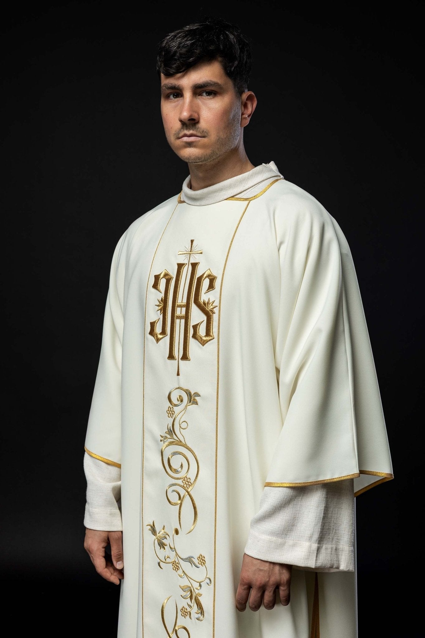 Ecru dalmatic with an embroidered IHS band KDL/031/05/01/A ECRU DALMATYK - HAFTINAUSA.COM