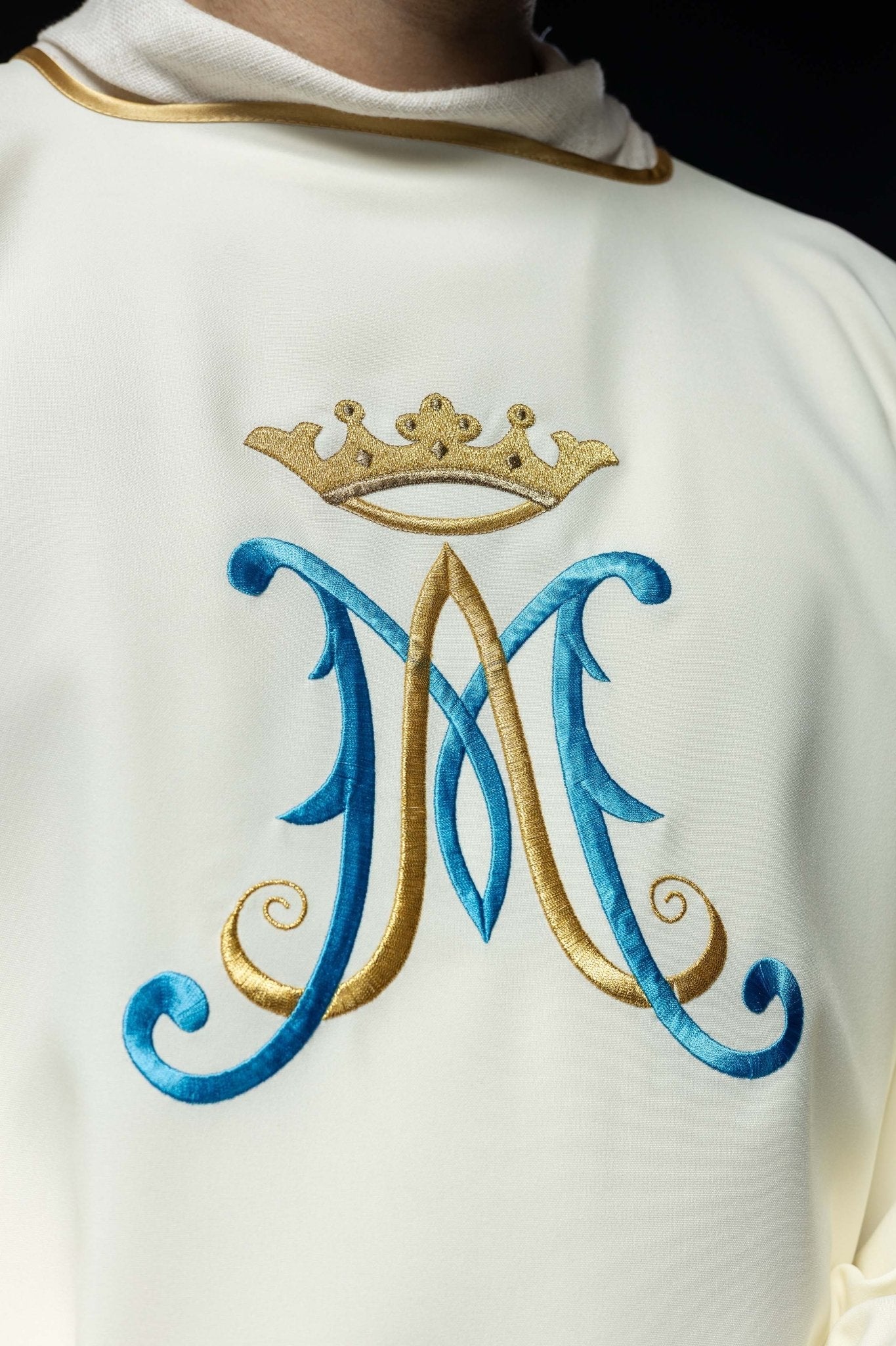Ecru dalmatic with Marian embroidery KDL/090/05/12/D - HAFTINAUSA.COM