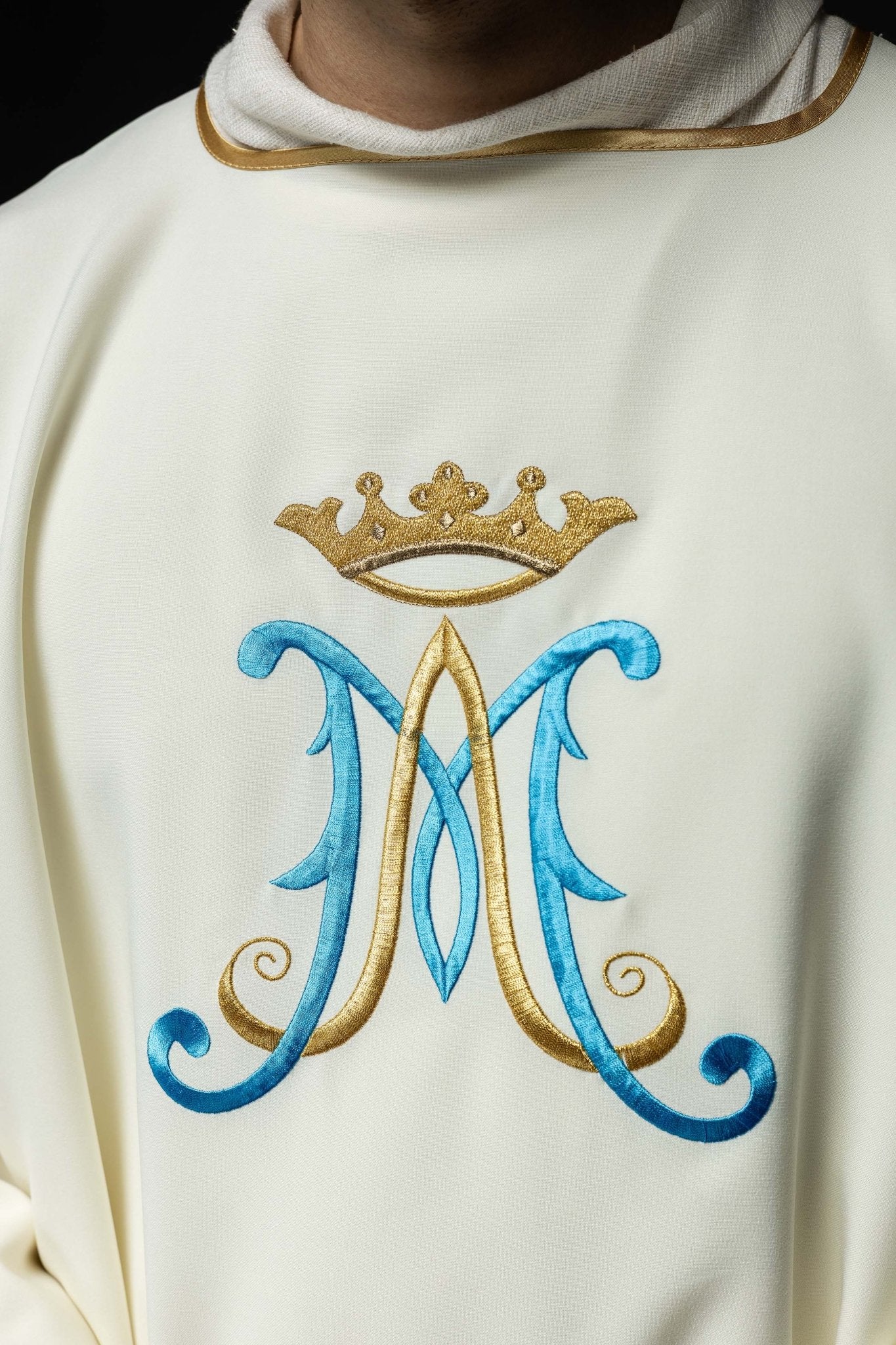 Ecru dalmatic with Marian embroidery KDL/090/05/12/D - HAFTINAUSA.COM